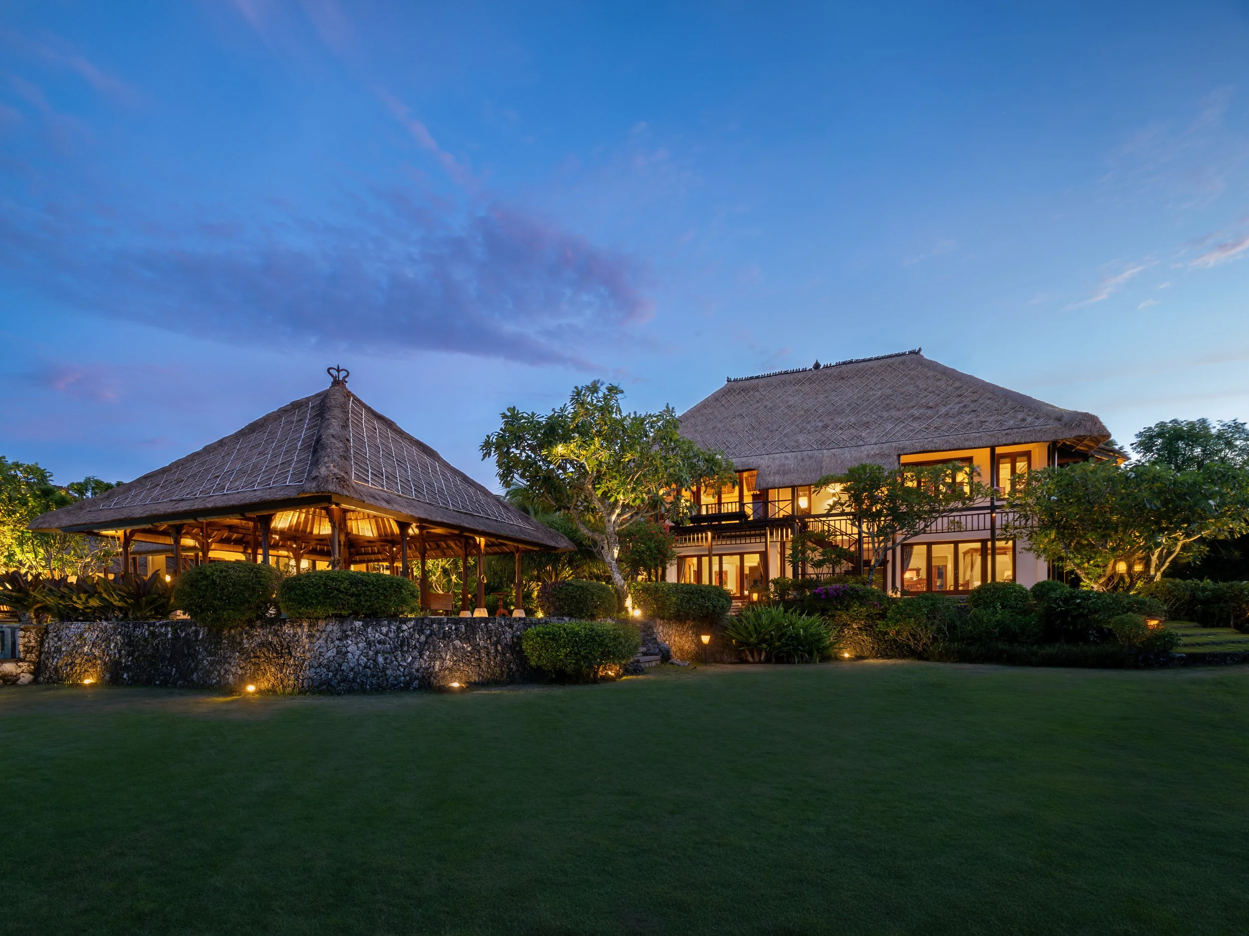 Junior Suite Cliff Ocean View 7.jpg