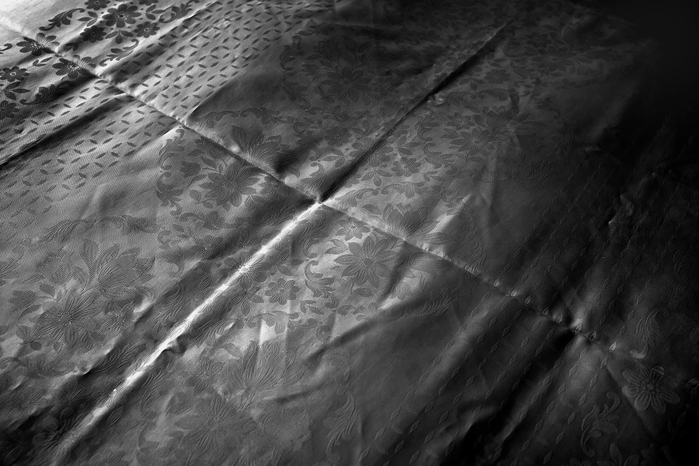 Untitled (Tablecloth 6), Jerusalem, 2015 , from the series “Last Light” black-and-white photograph, inkjet print, 87x130 cm