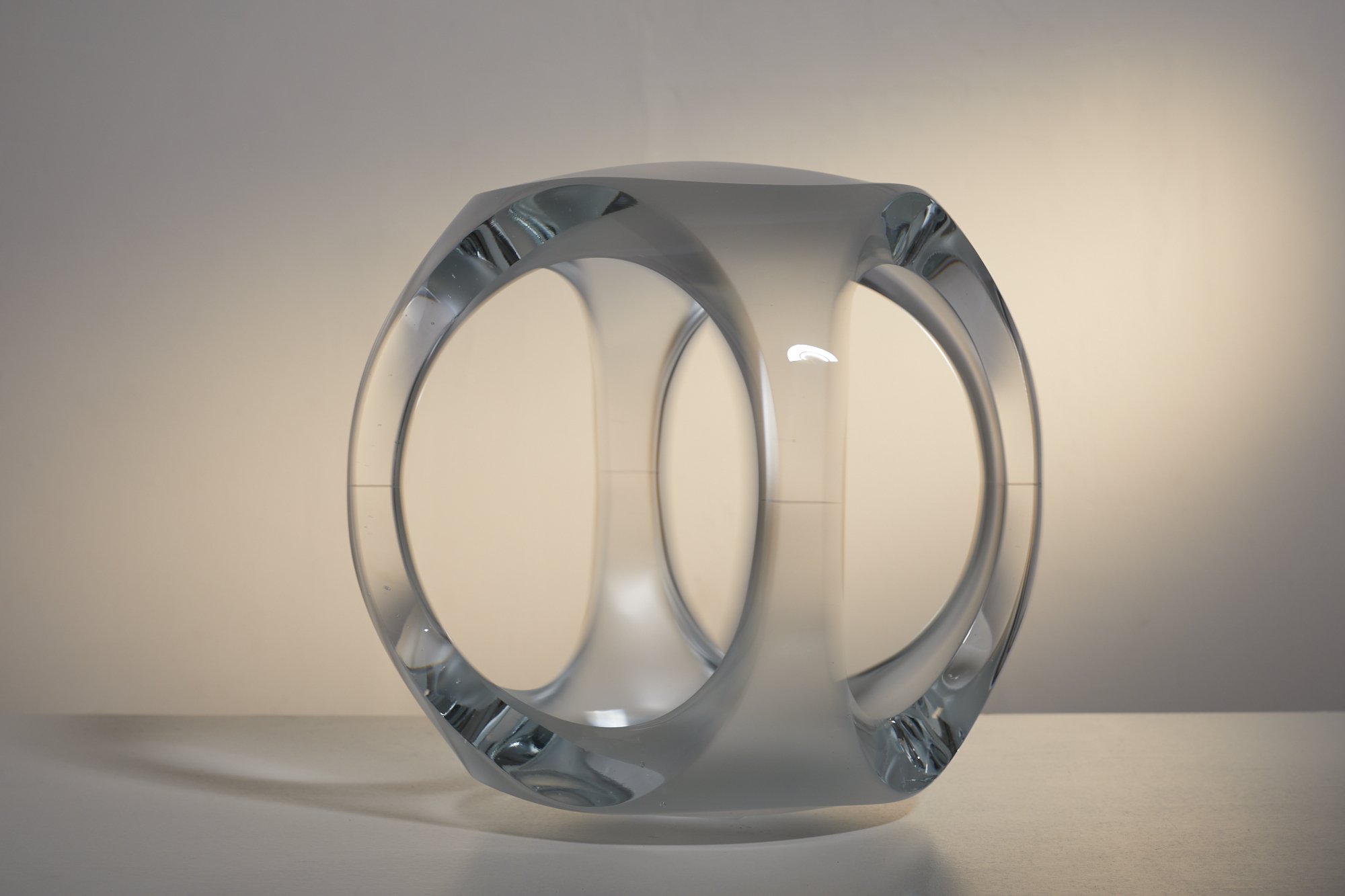 Liquid Sphere in daylight, Lola Lazaro Hinks, Kiln formed glass 6.jpg