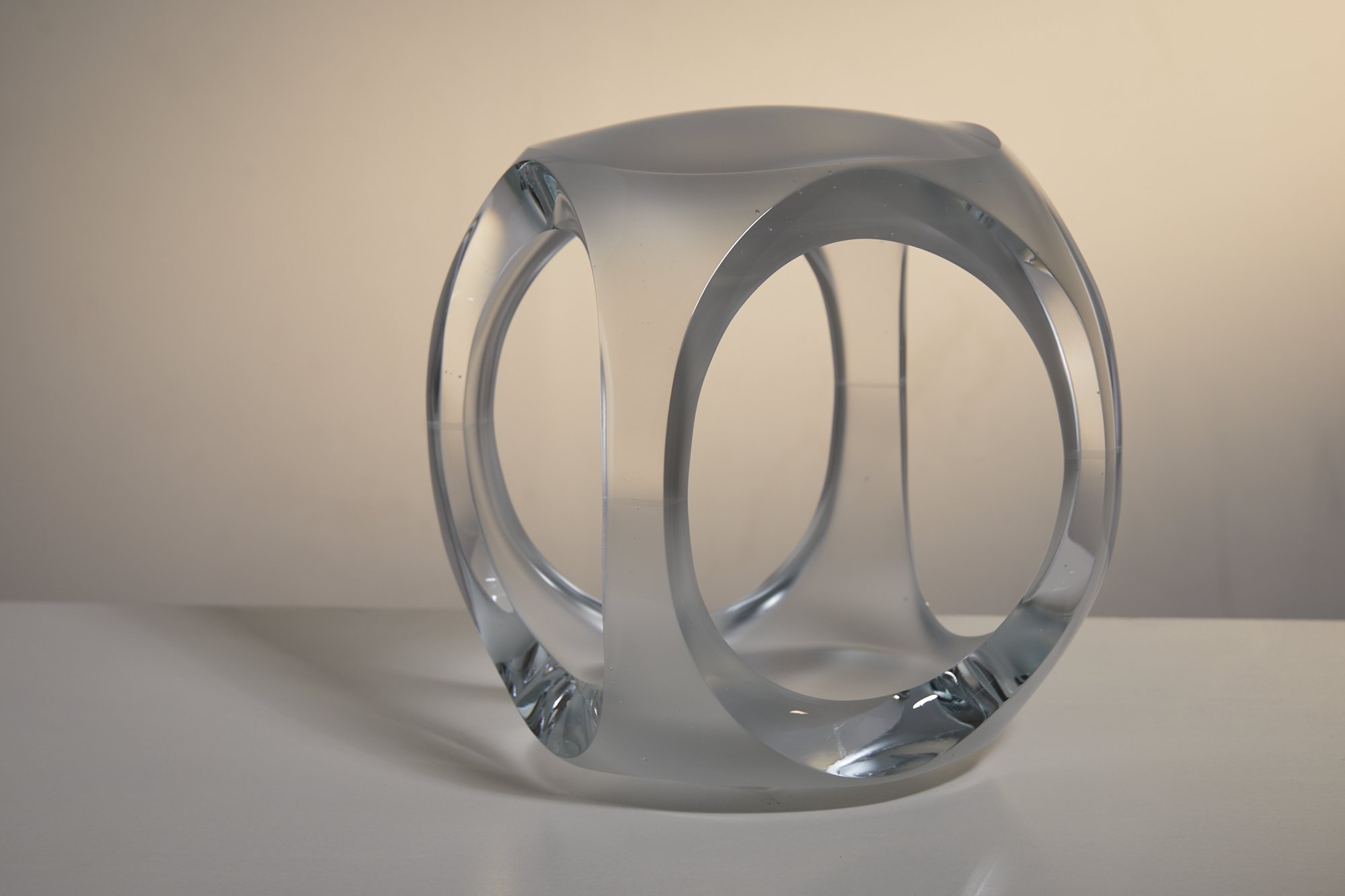 Liquid Sphere in daylight, Lola Lazaro Hinks, Kiln formed glass 8.jpg