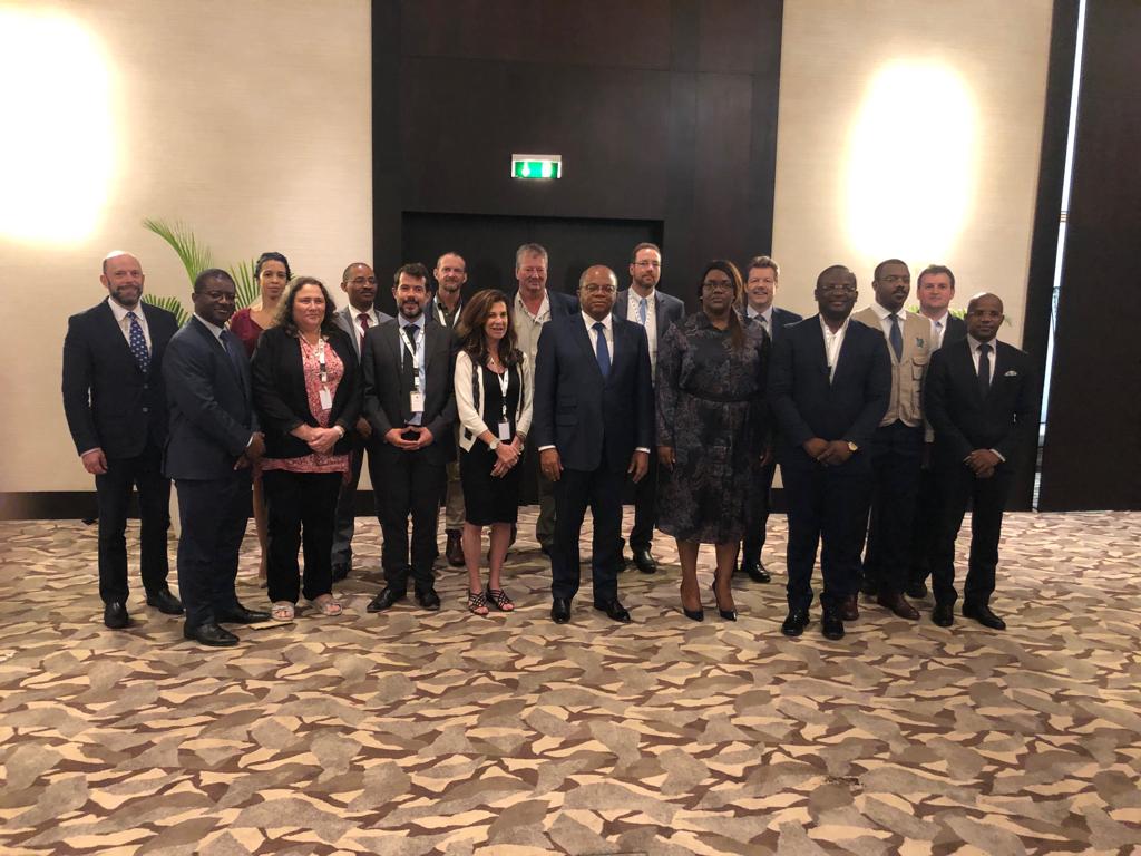 ANGOLA’S MINISTER OF STATE AND CHIEF OF THE CIVIL HOUSE OF THE PRESIDENT MR. FREDERICO MANUEL DOS SANTOS E SILVA CARDOSO (CENTRE) AND ENVIRONMENT MINISTER DR. PAULA FRANCISCO (SIXTH LEFT) TOGETHER WITH KEY GUESTS DURING THE INVESTMENT CONFERENCE FOR CONSERVATION AREAS IN LUANDA, ANGOLA. GDSA’S EXECUTIVE SECRETARY RUUD JANSEN IS STANDING FIFTH LEFT.