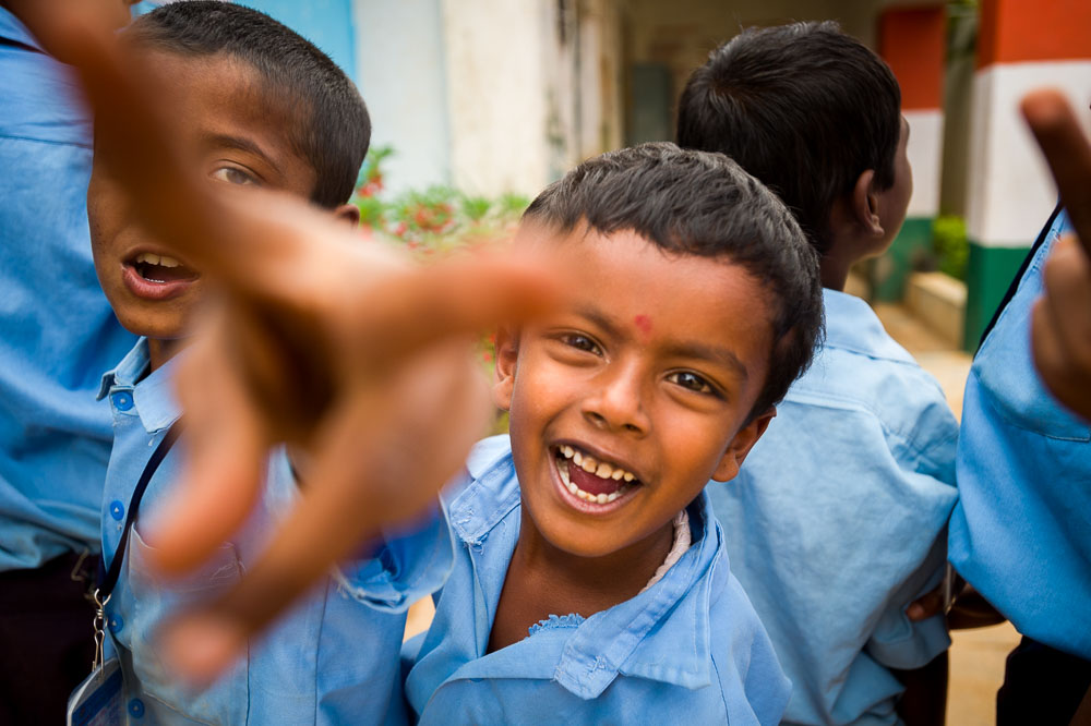 twee jongens in een school in India