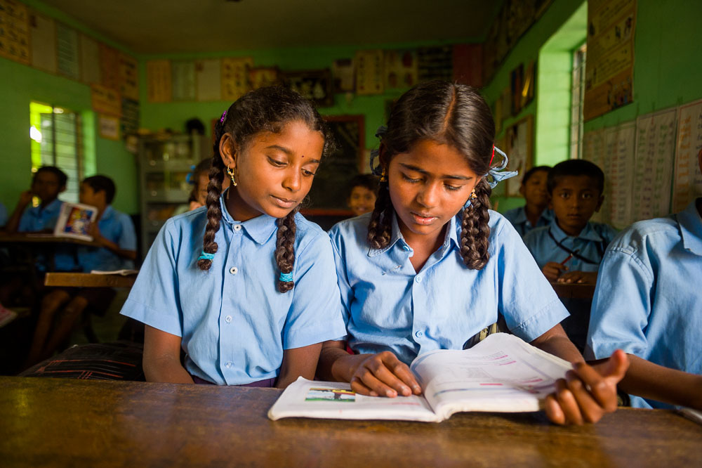 Twee leerlingen in een school in India