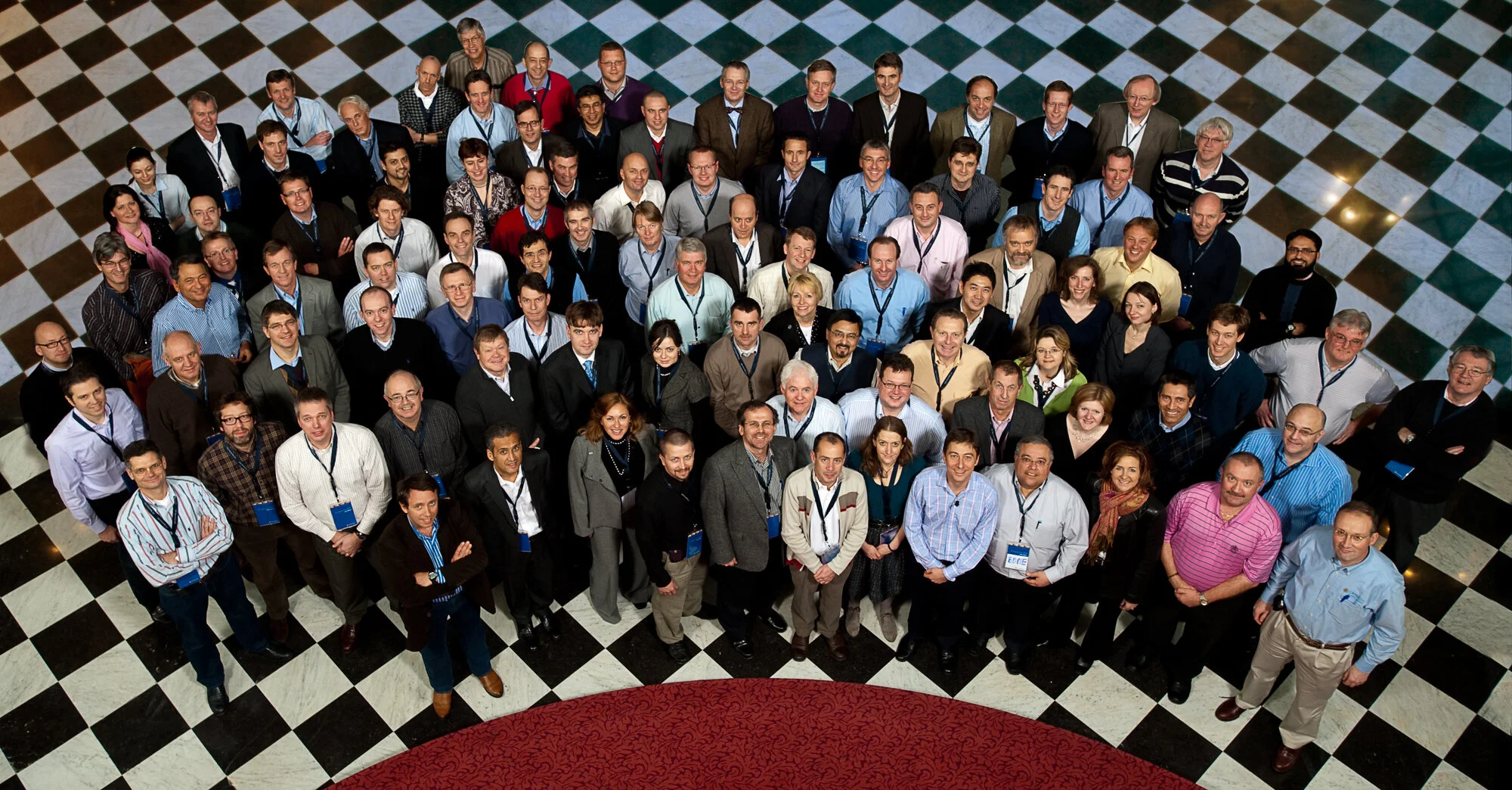  Groepsfoto tijdens een Shell evenement in Hotel Krasnapolsky, Amsterdam. 