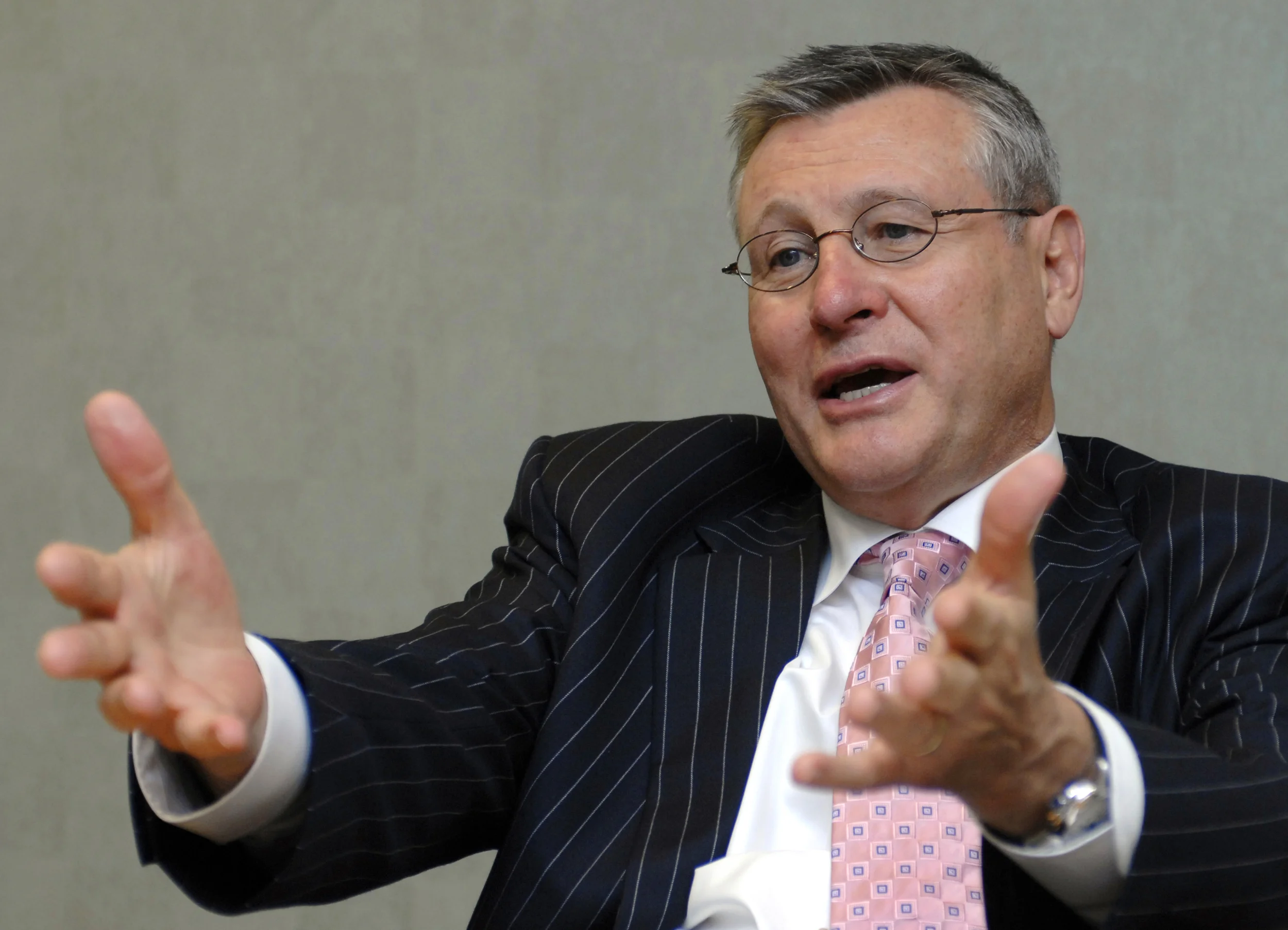 Dr. Dennis Gillings