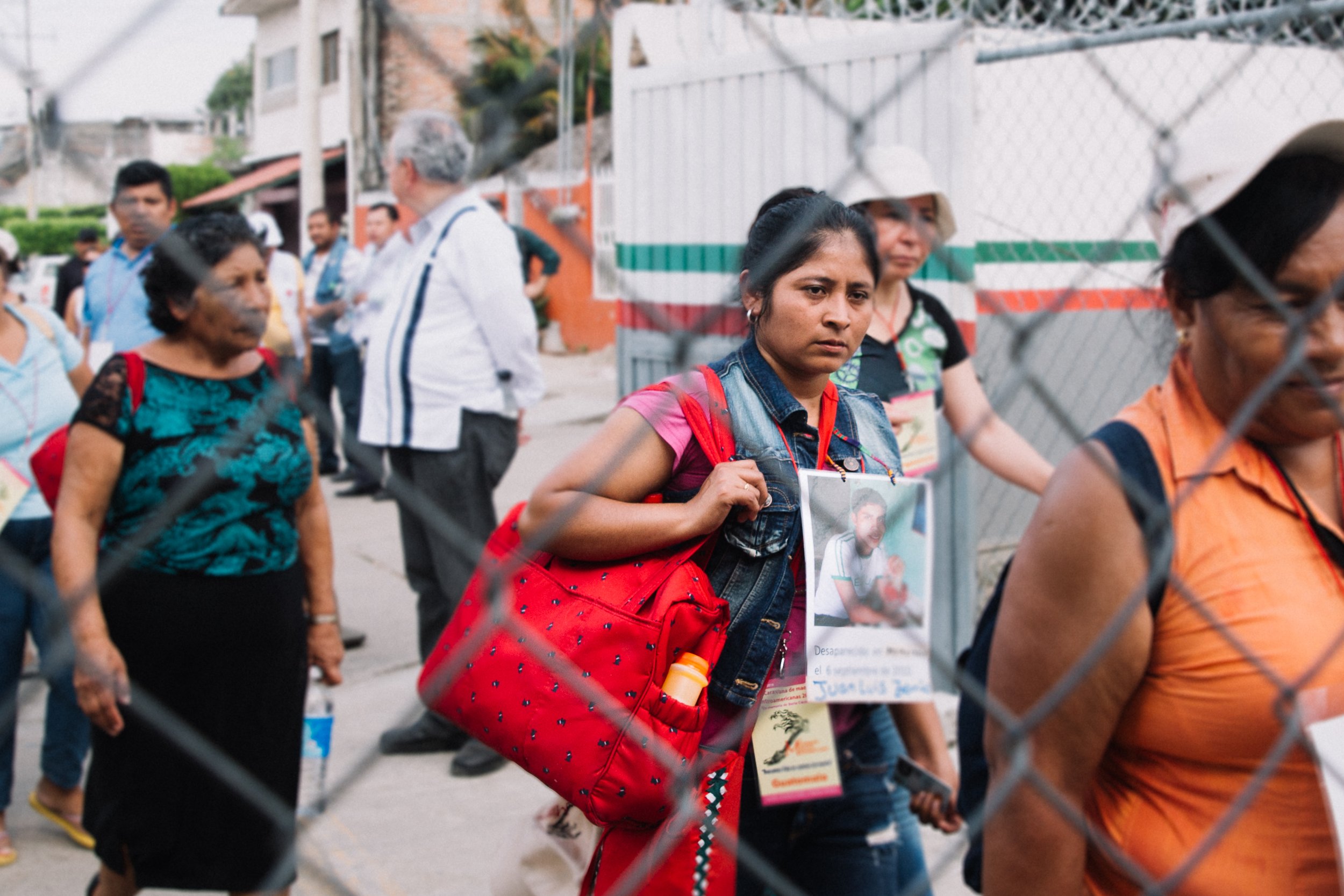  After traveling thousands of kilometers from the southernmost point of Mexico to the northernmost point, the Caravana de Madres de Migrantes Desaparecidos finally crosses the border back into Guatemala, marking the end of their annual journey in sea