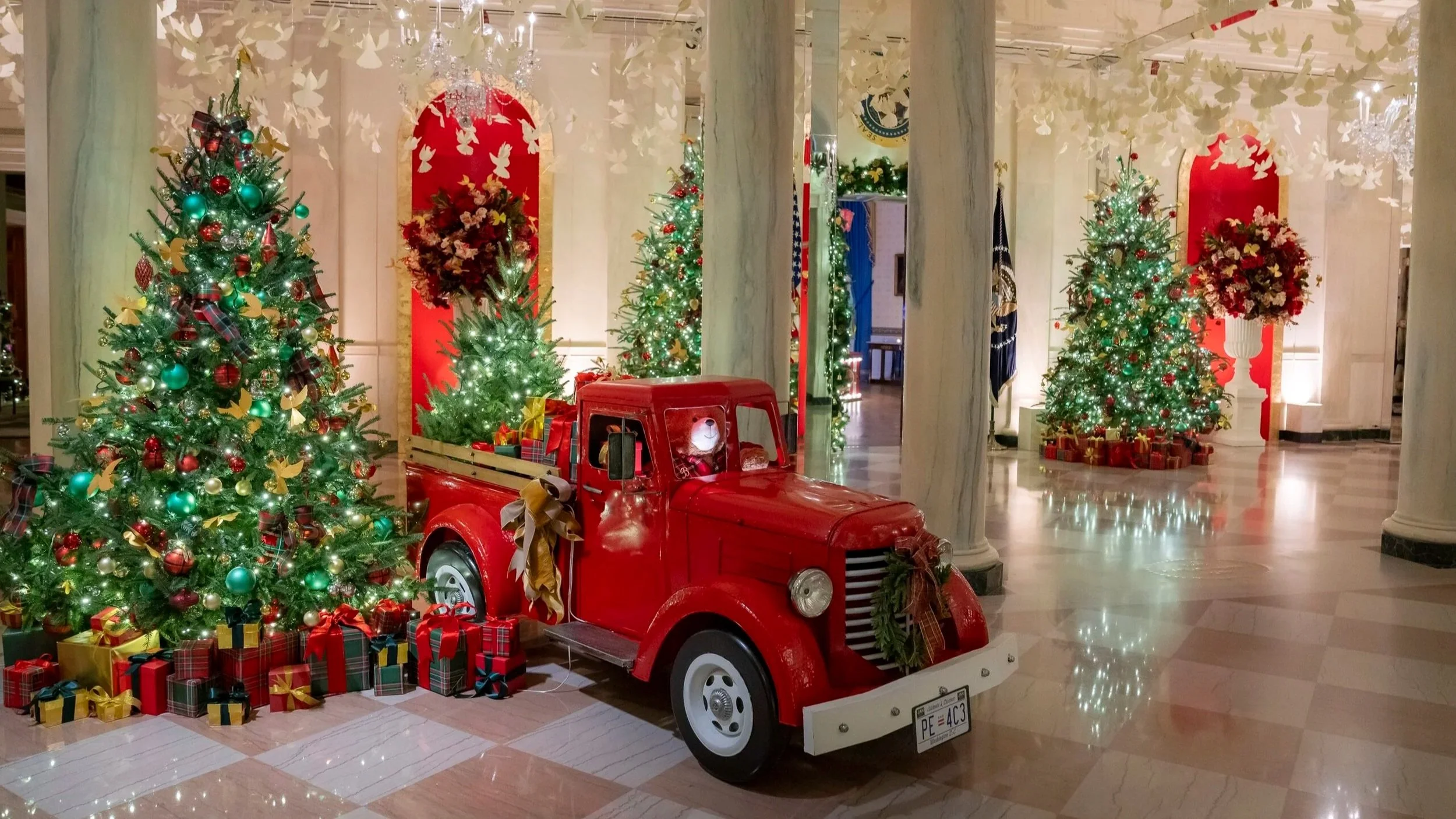  Stylist with BMF creative Marketing Agency, Grand Foyer  