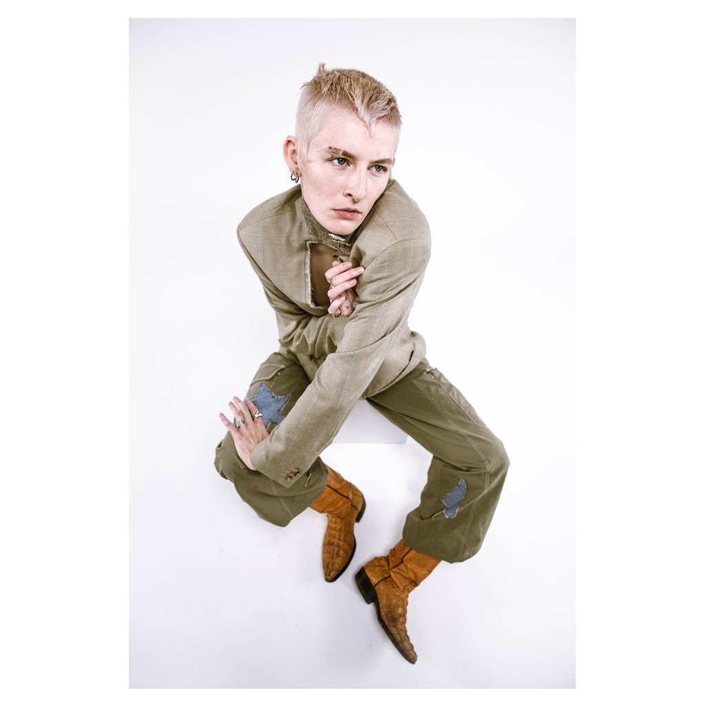 𝙶𝚎𝚘𝚛𝚐𝚎, 𝚢𝚘𝚞 𝚋𝚎𝚊𝚞𝚝𝚒𝚏𝚞𝚕 𝚜𝚘𝚞𝚕! 𝚈𝚘𝚞 𝚊𝚛𝚎 𝚊 𝚞𝚗𝚒𝚚𝚞𝚎 𝚊𝚗𝚍 𝚙𝚎𝚛𝚏𝚎𝚌𝚝 𝚑𝚞𝚖𝚊𝚗, 𝚊𝚗𝚍 𝙸 𝚕𝚘𝚟𝚎 𝚑𝚘𝚠 𝚢𝚘𝚞 𝚙𝚞𝚝 𝚜𝚘 𝚖𝚞𝚌𝚑 𝚝𝚒𝚖𝚎 𝚊𝚗𝚍 𝚎𝚗𝚎𝚛𝚐𝚢 𝚒𝚗𝚝𝚘 𝚑𝚎𝚕𝚙𝚒𝚗𝚐 𝚘𝚝𝚑𝚎𝚛 𝚙𝚎𝚘𝚙𝚕𝚎 𝚛𝚎?