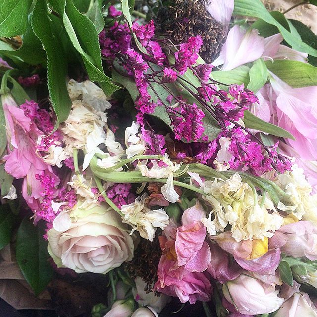 Beauty in the #compostbin...:) 🌸💕 You never know what you will see during the weekly #farmersmarket #compost #dropoff but some weeks it can be quite pretty and #poetic. 😊🌷💐 #nycgreenmarket #weeklycompost