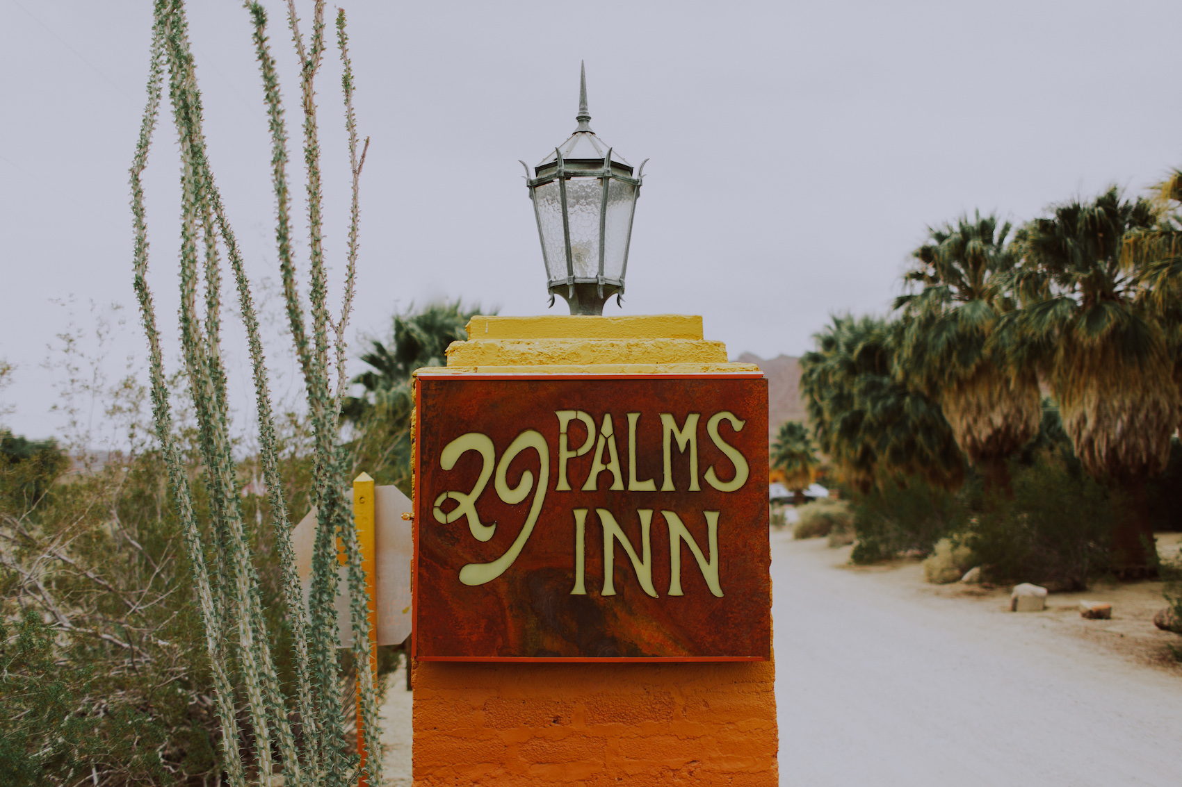 29-Palms-Inn-Joshua-Tree-Jewish-Wedding-H+M-3.jpg