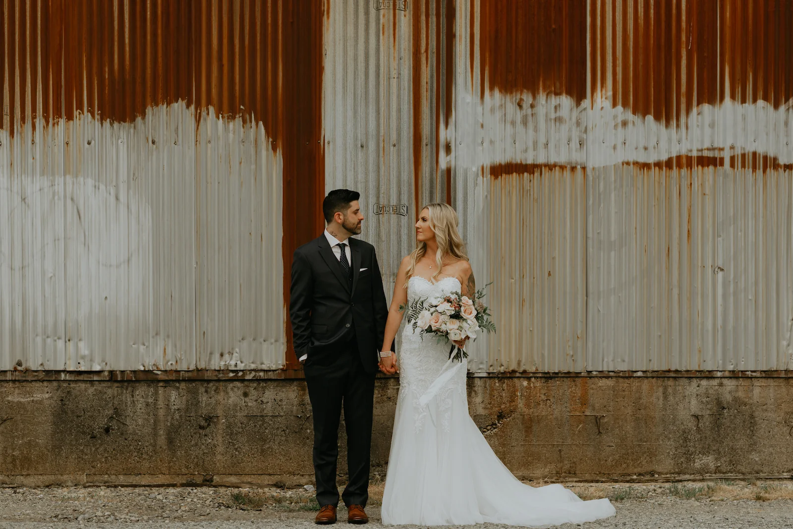 Industrial-Vibe-Wedding-Sambajoy-Photo-Art-21.jpg
