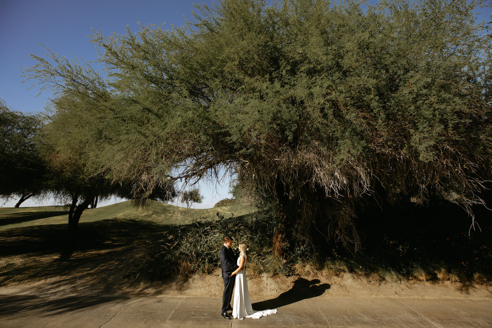 Modern_Golf_Club_Wedding_in_Palm_Springs_012.jpg