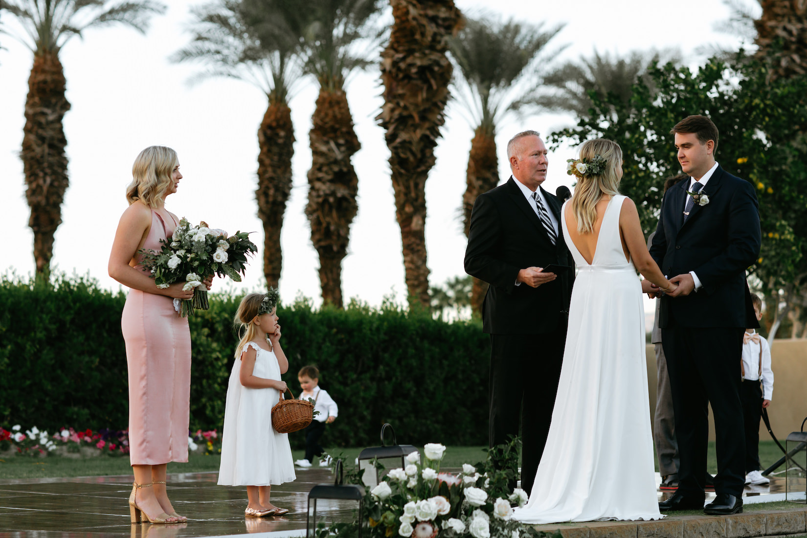 Modern_Golf_Club_Wedding_in_Palm_Springs_029.jpg