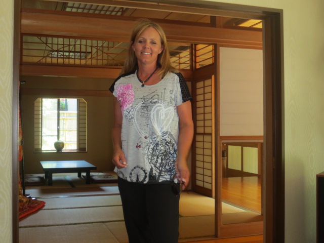 Gudrun surrounded by wonderful Japanese style