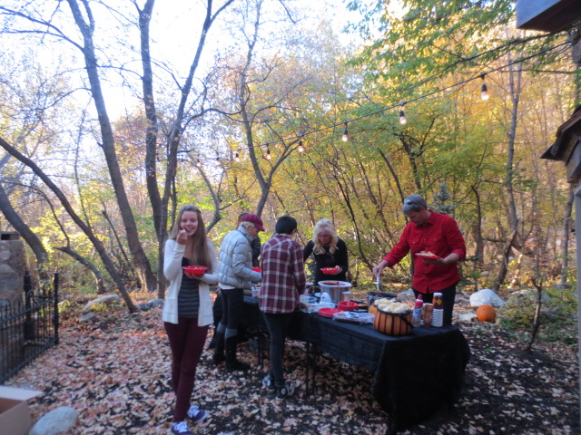 We started out with an outdoor dinner in the "Sheranien´s" beautiful garden