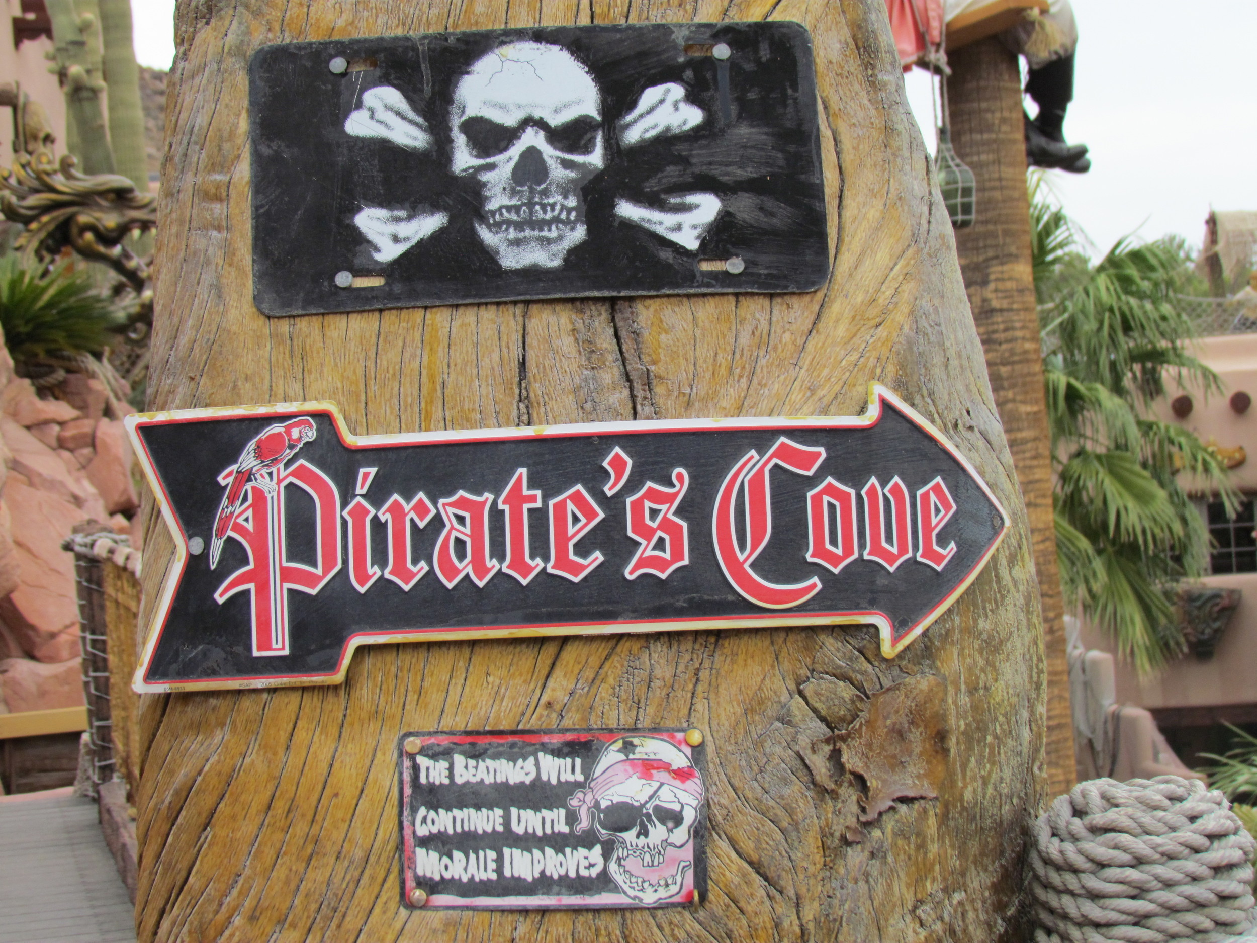Pirate´s Cove is just a perfect name for this adventure park.  This is little example of the "decorations".