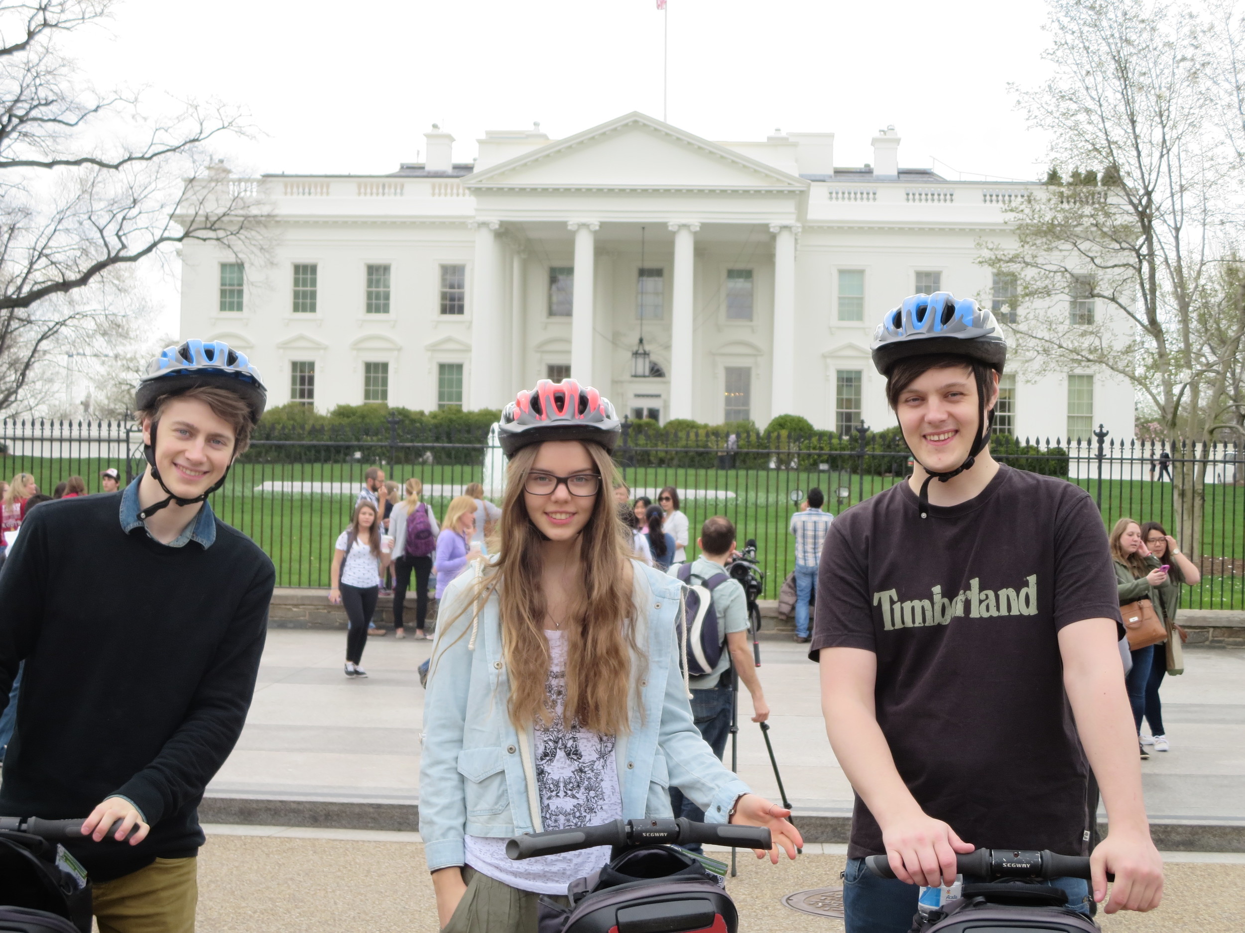 Atli, Dora and Björn in front of the White House