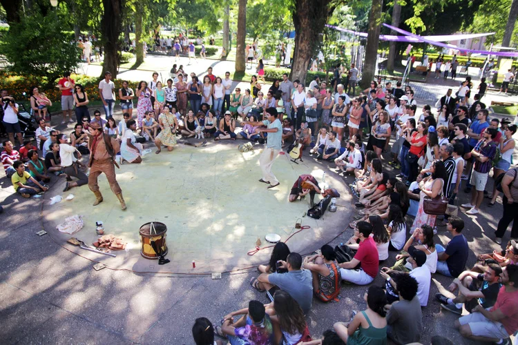 Staged events attracted new visitors to Praça da Liberdade for DOBRA's installation