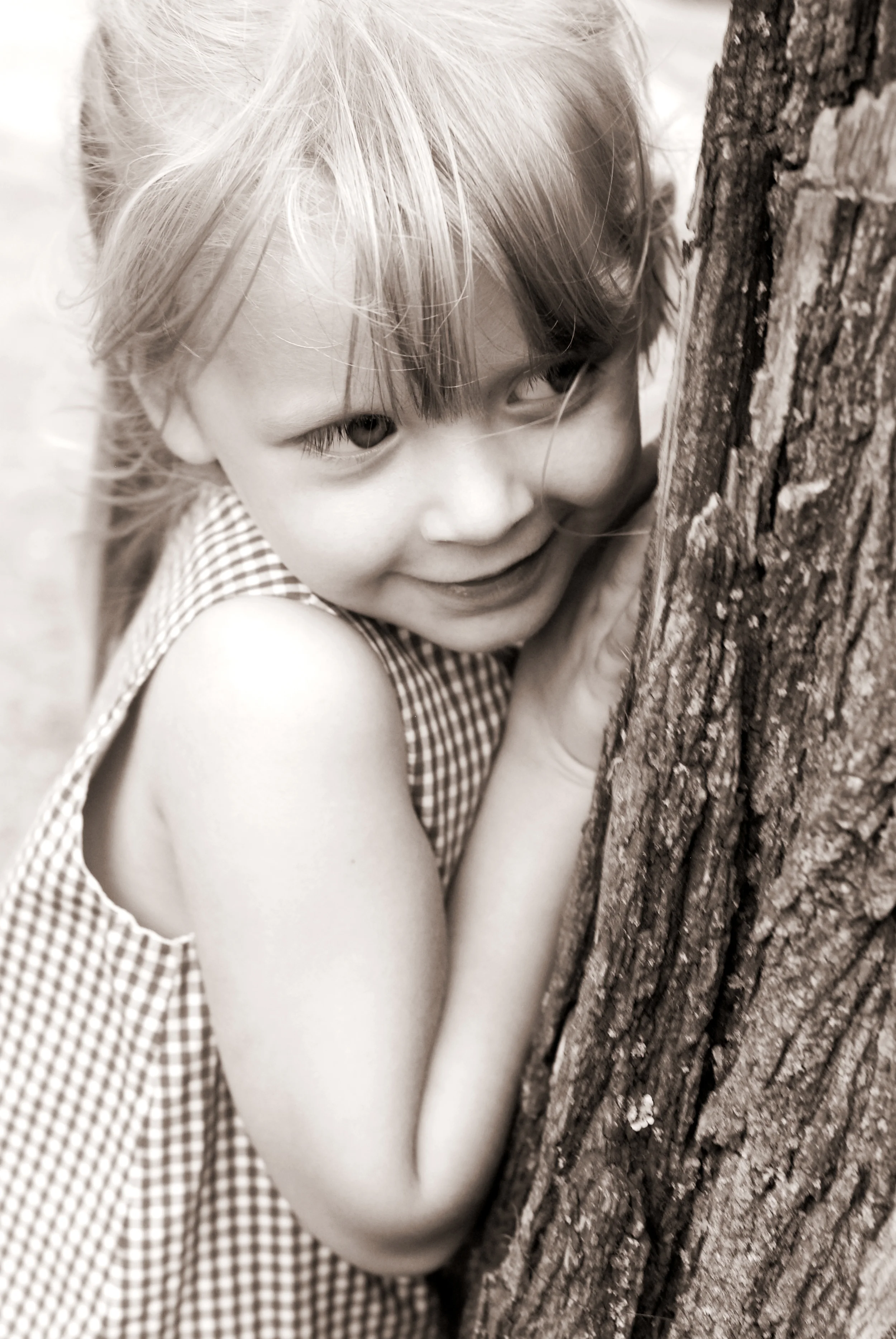 _DSC0242 emma coy behind tree.jpg