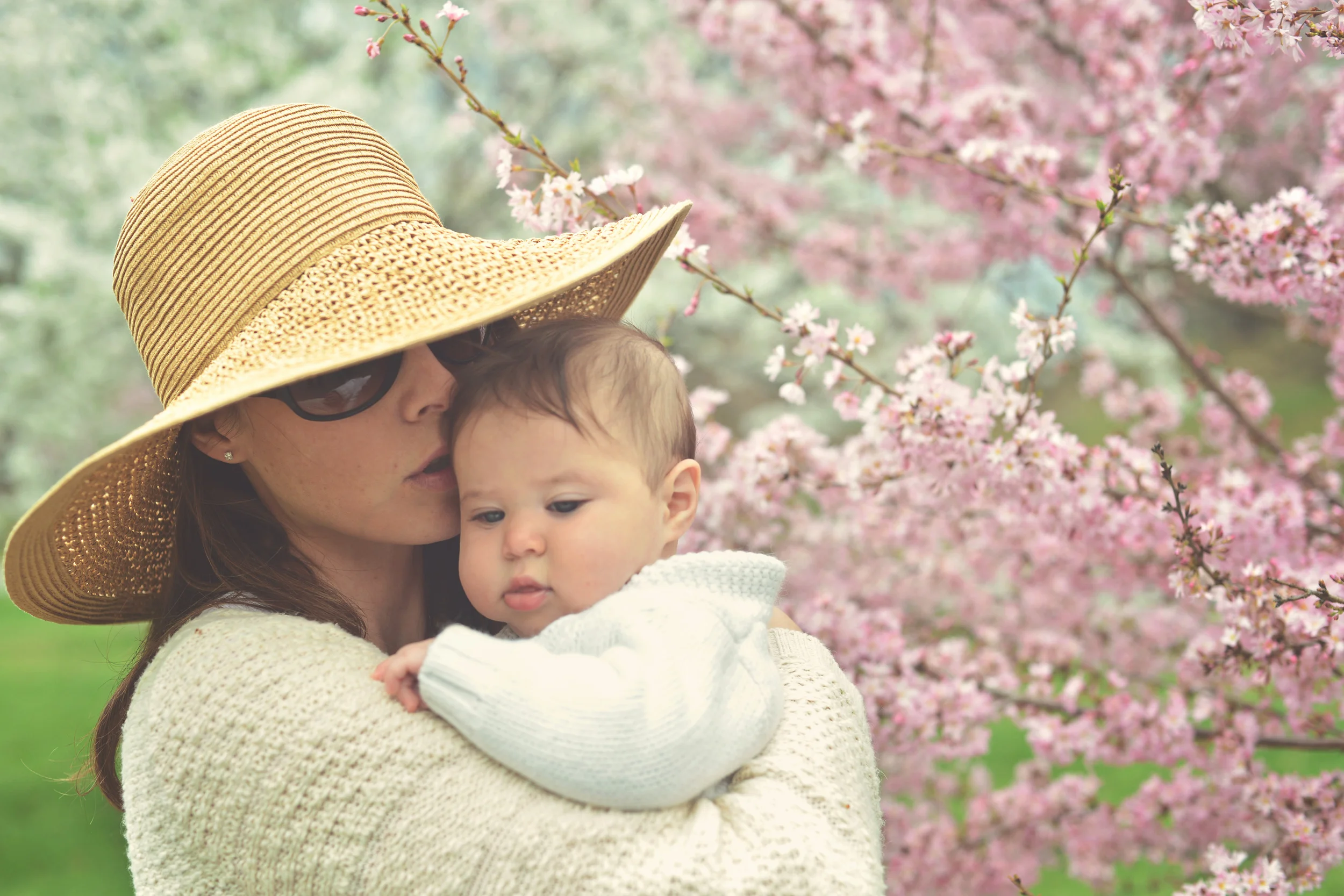 DSC_5881 christina in hat with thea and blossoms.jpg