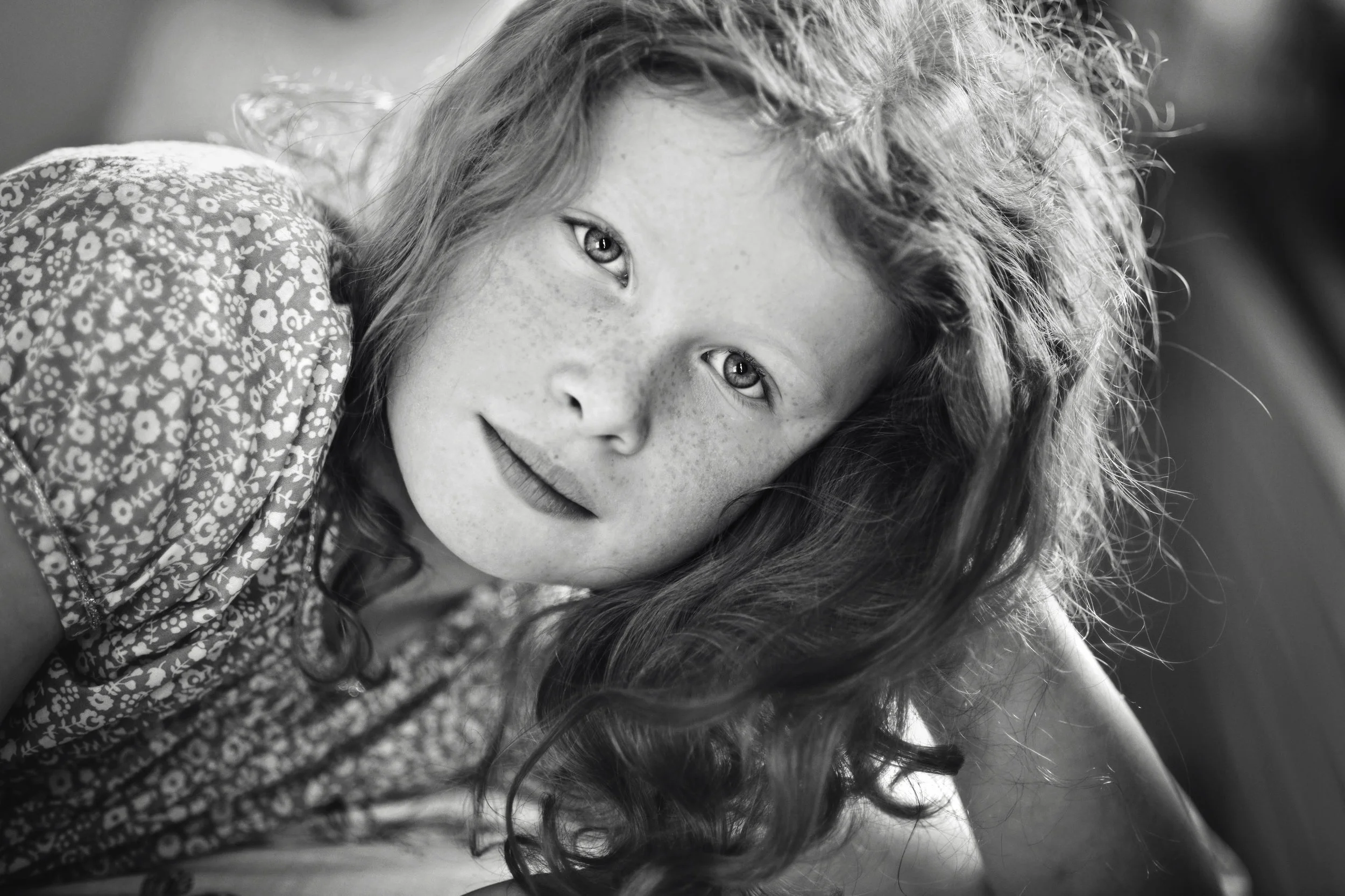 _DSC4201 noa lying on hand B&W.jpg