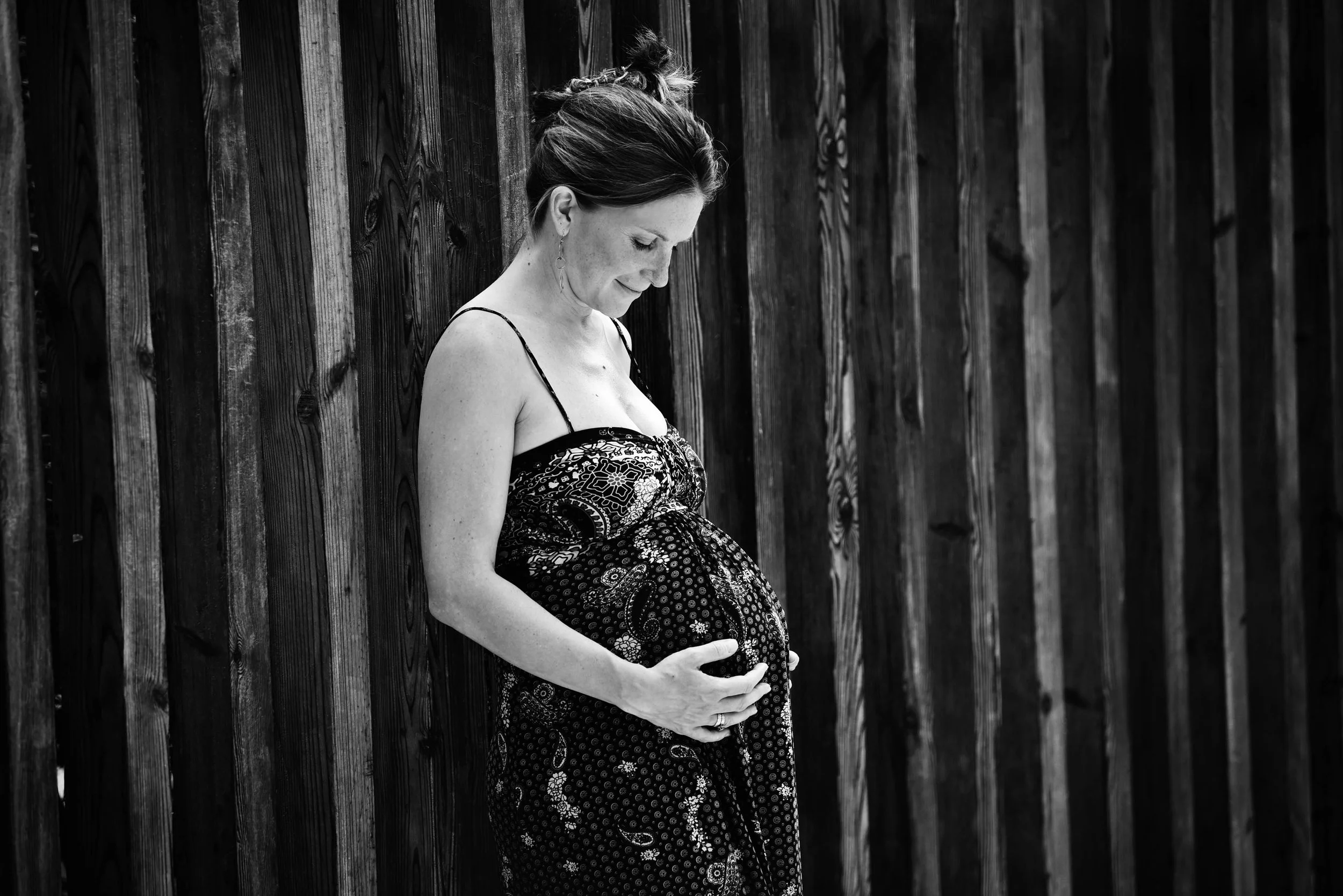 DSC_5407 alix by fence BW web gallery.jpg