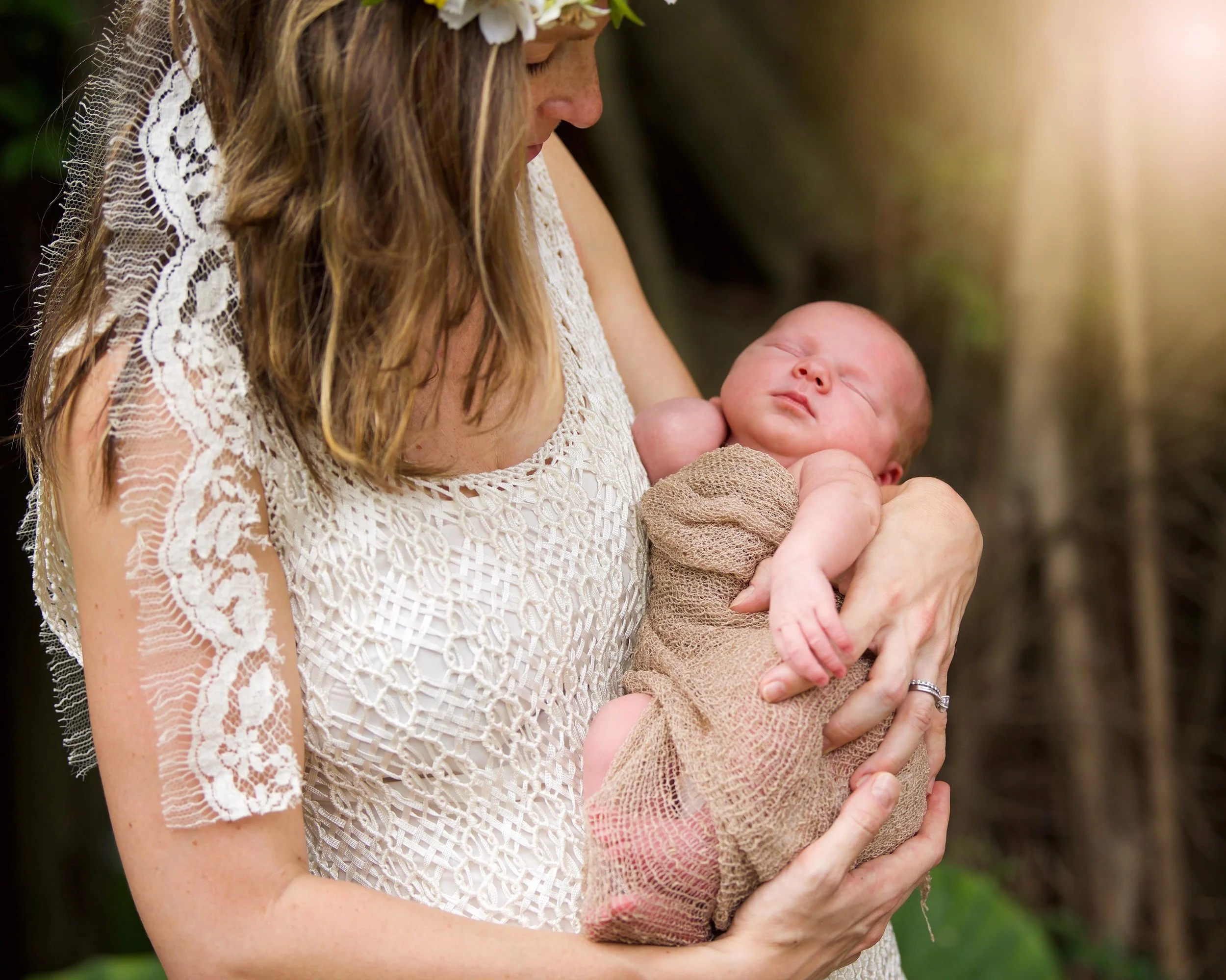 DSC_7032 alix baby and sunlight web.jpg
