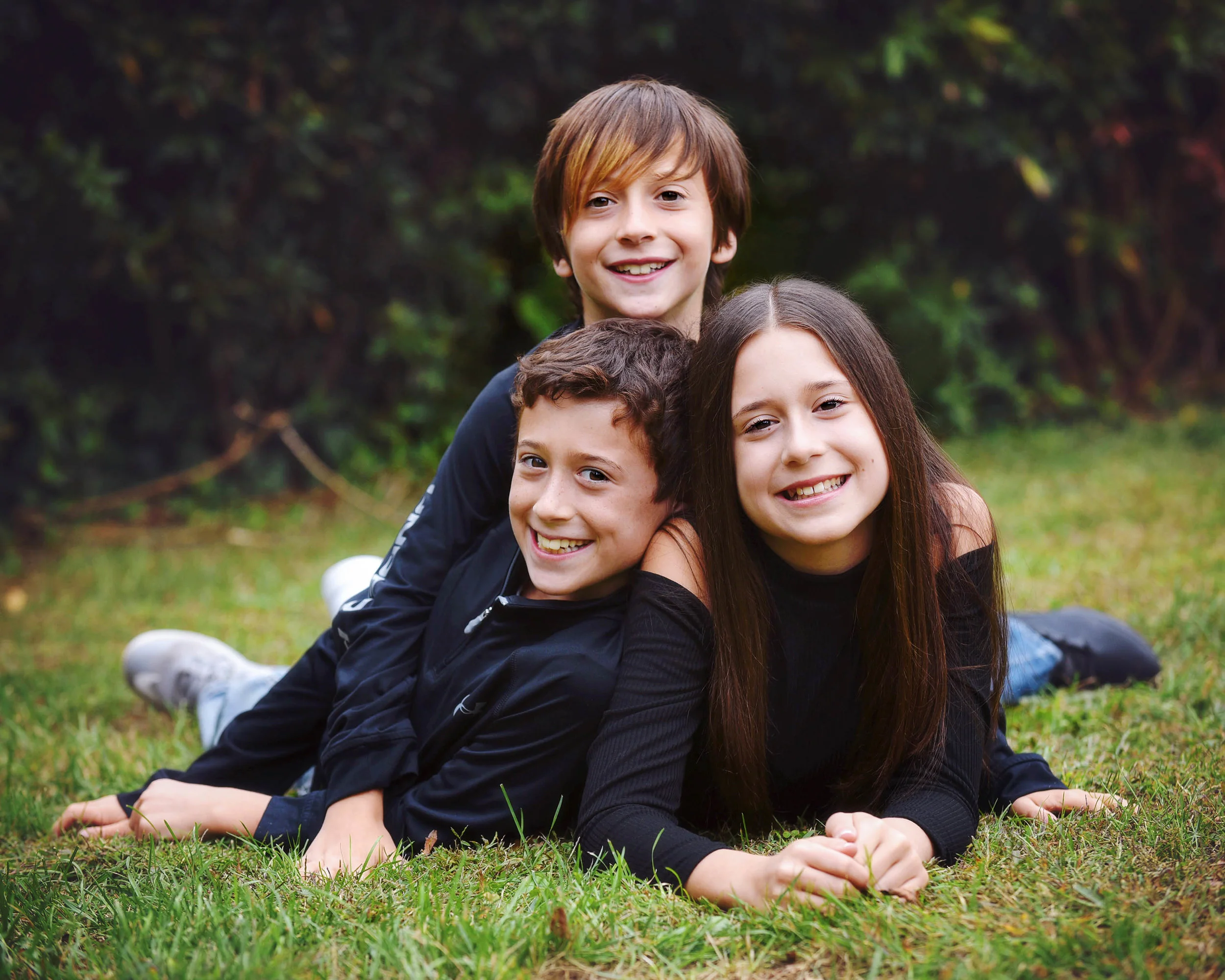 DSC_5379 kids in pyramid on grass web.jpg