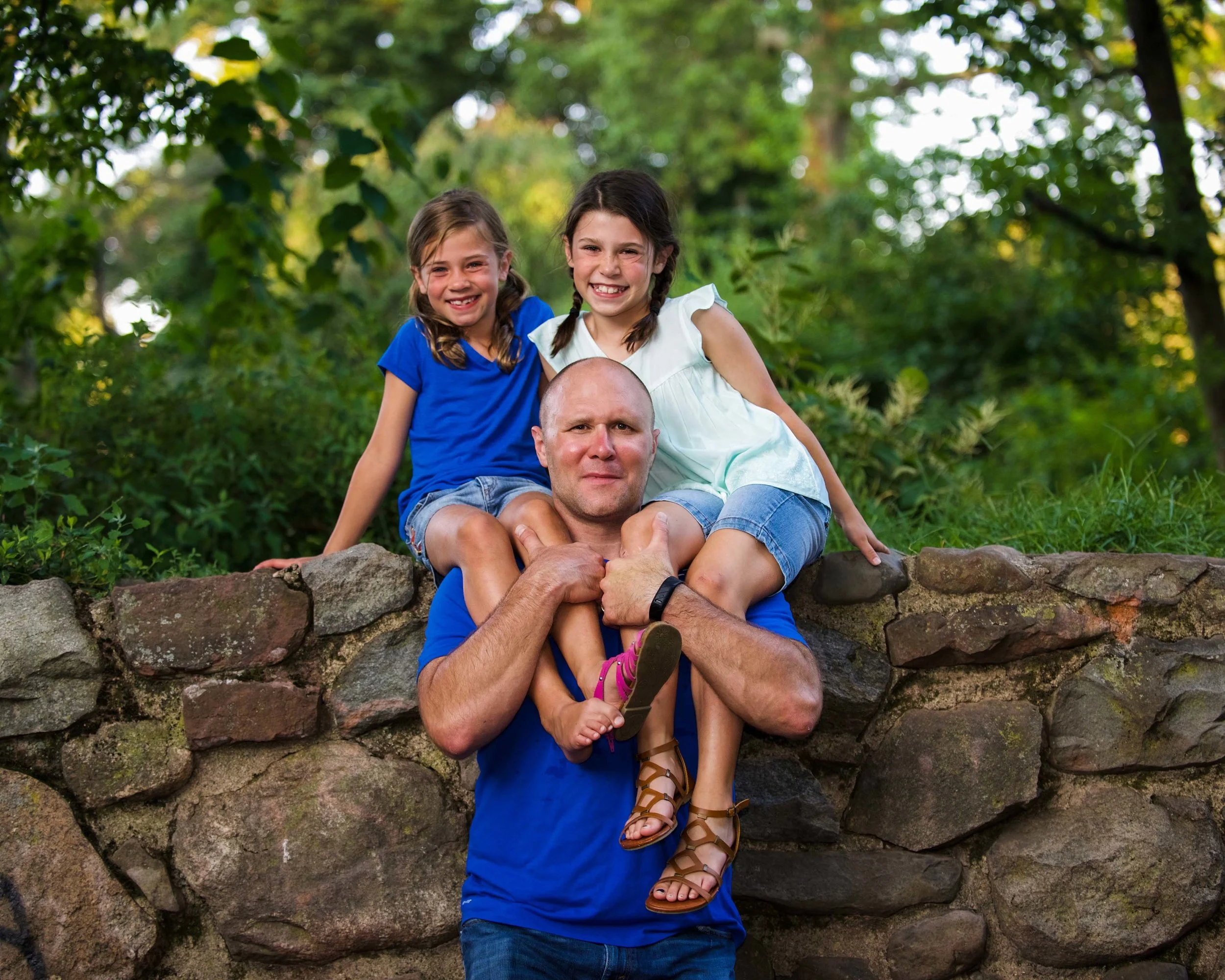 DSC_5453 kevin and girls web.jpg