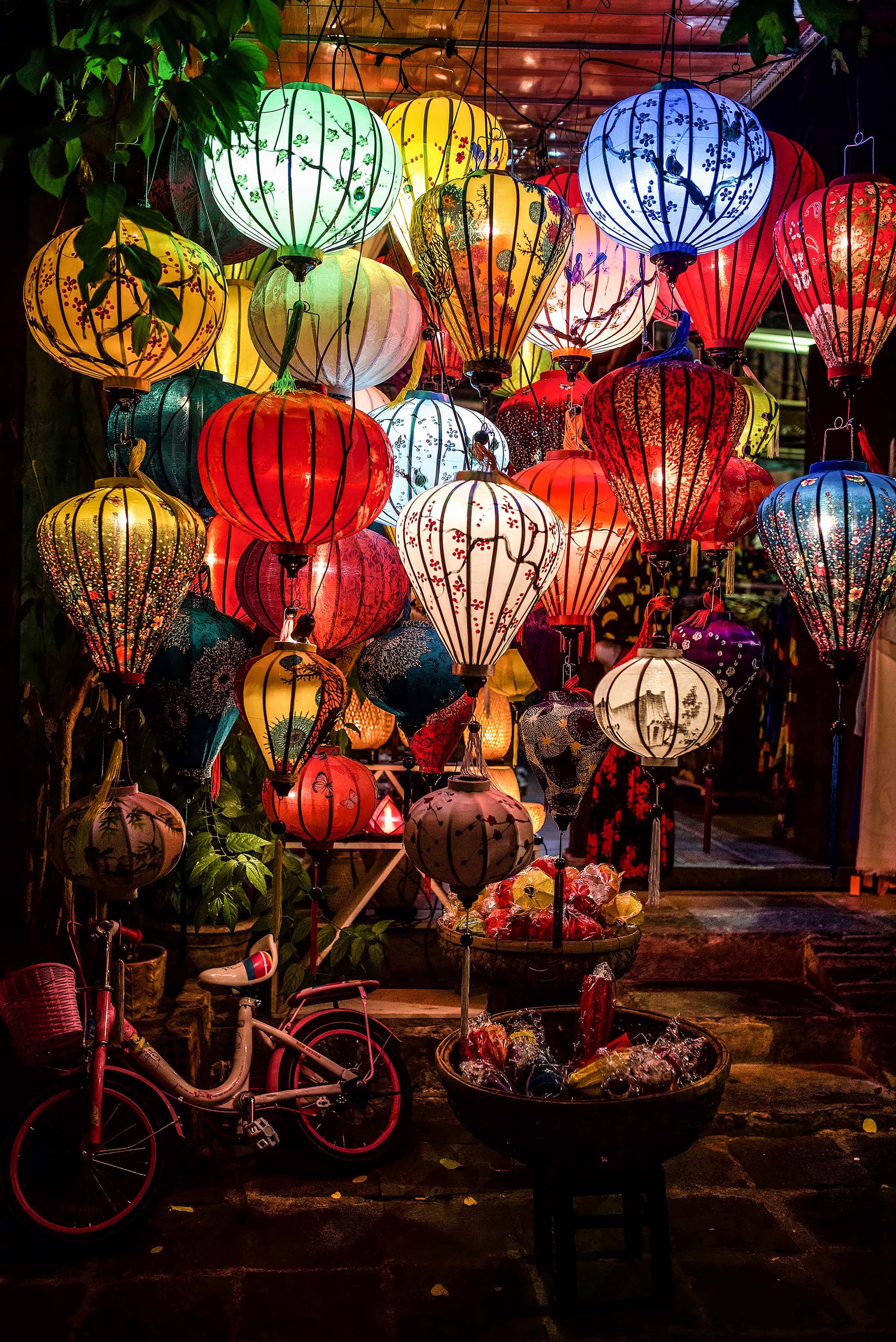 DSC_4808 lanterns hoi an 11x16 gallery.jpg