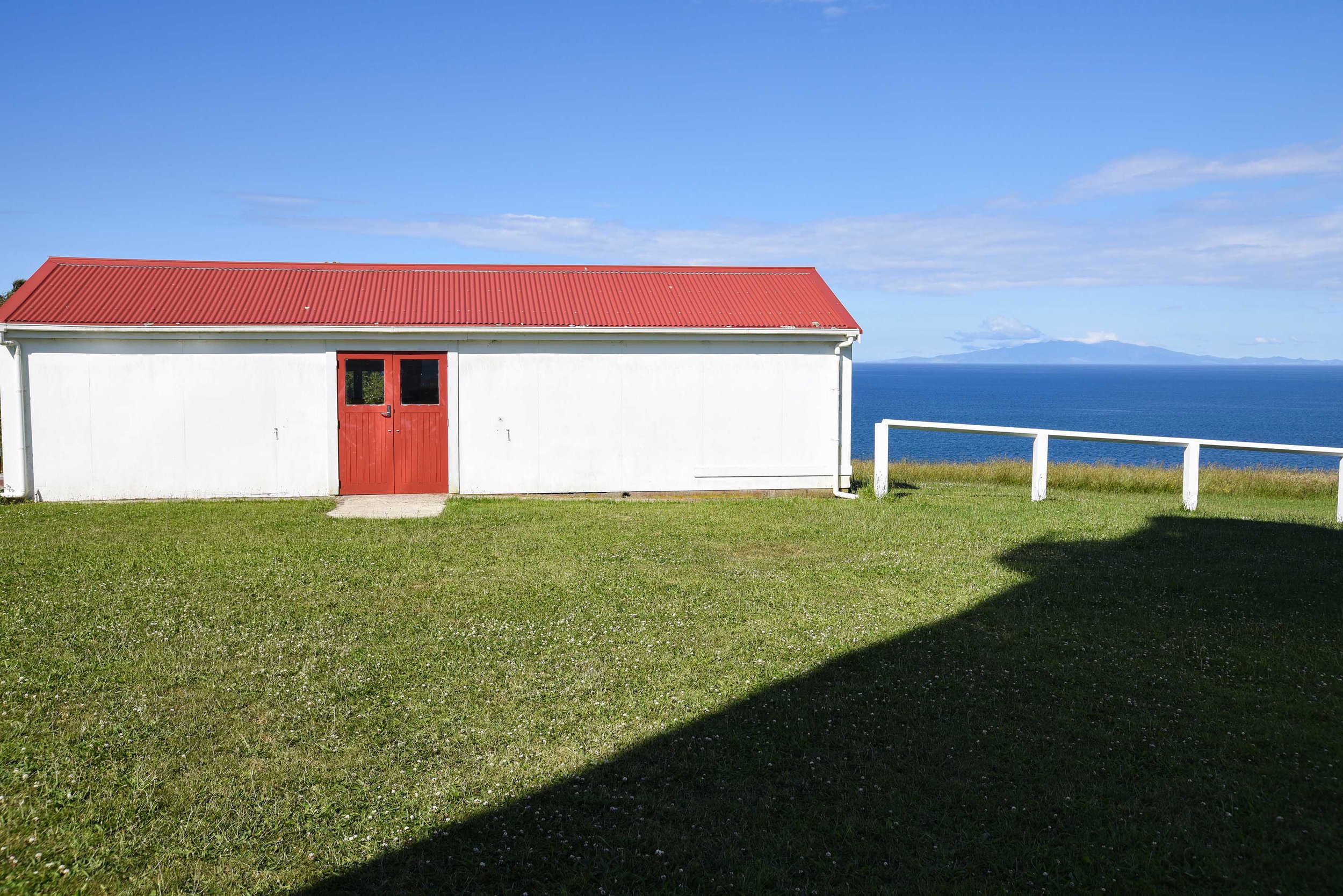 DSC_2636 red white blue new zealand house.jpg