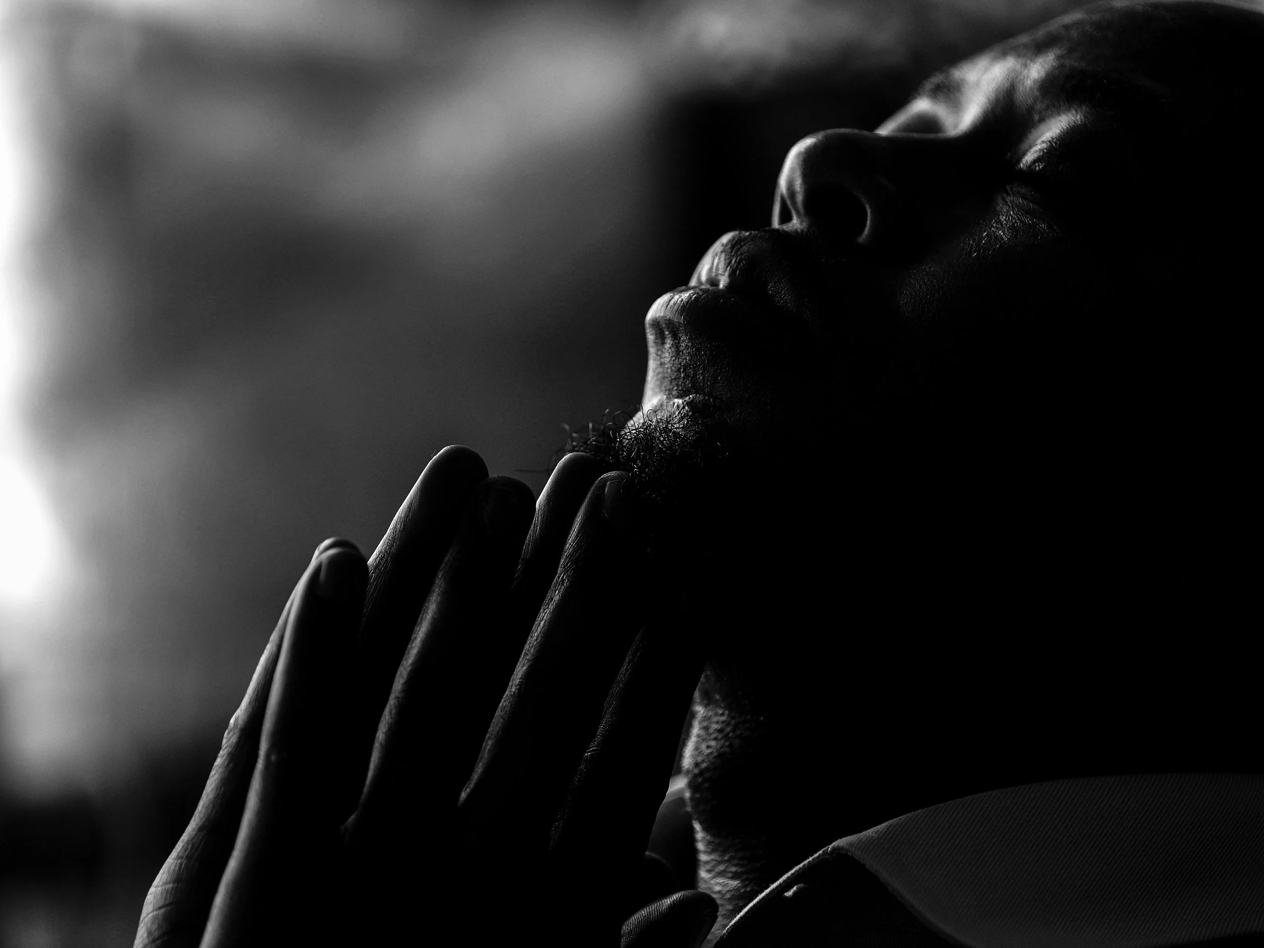 DSC_7998 pray lean BW retouched web.jpg