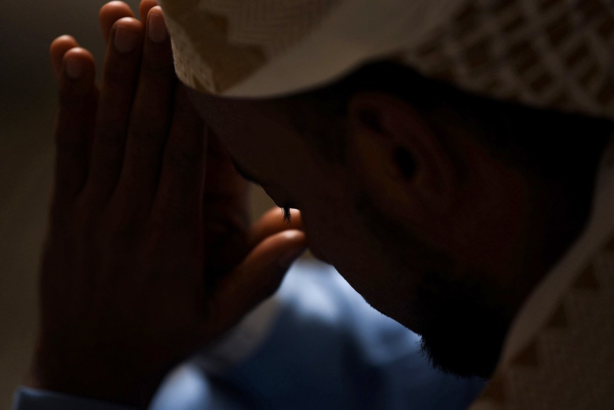 DSC_8345 pray small.jpg