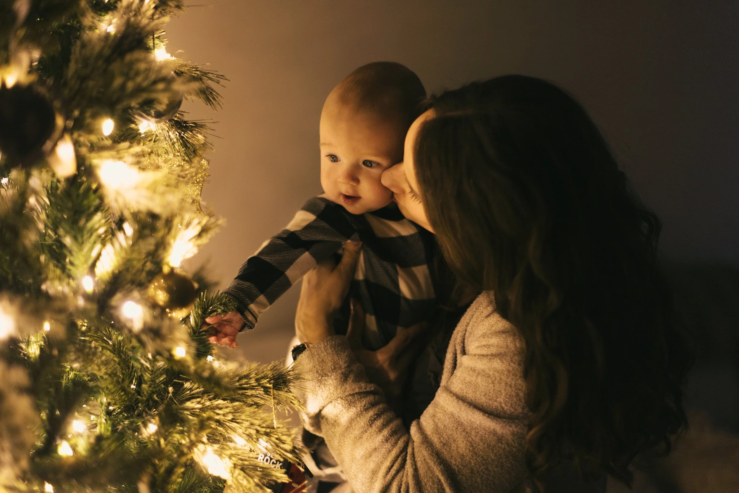 Holidays 2025 - jude tree-16.jpg