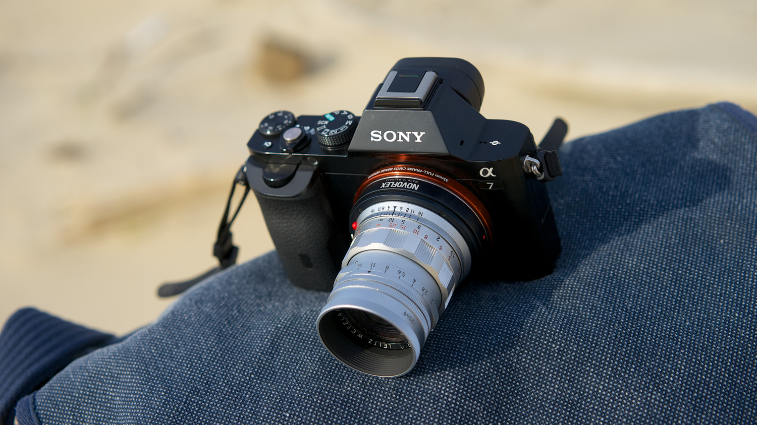 Leica Summicron M 50mm ƒ2 (série de l'année 1956. Une optique exceptionnelle, un rendu argentique Leica des années 50 et une gamme tonale étendue. Son seul défaut: une mise au point minimale d'un mètre.