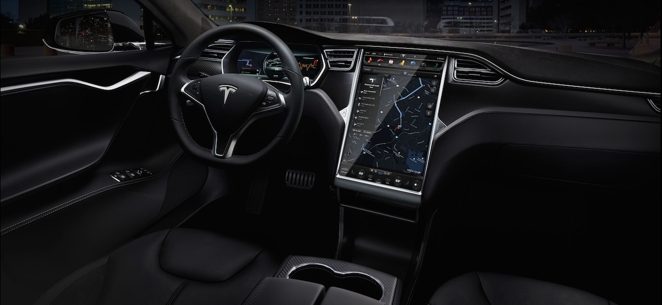 L'écran géant de la Tesla Model S, il sert à gérer le GPS, la radio, la climatisation...