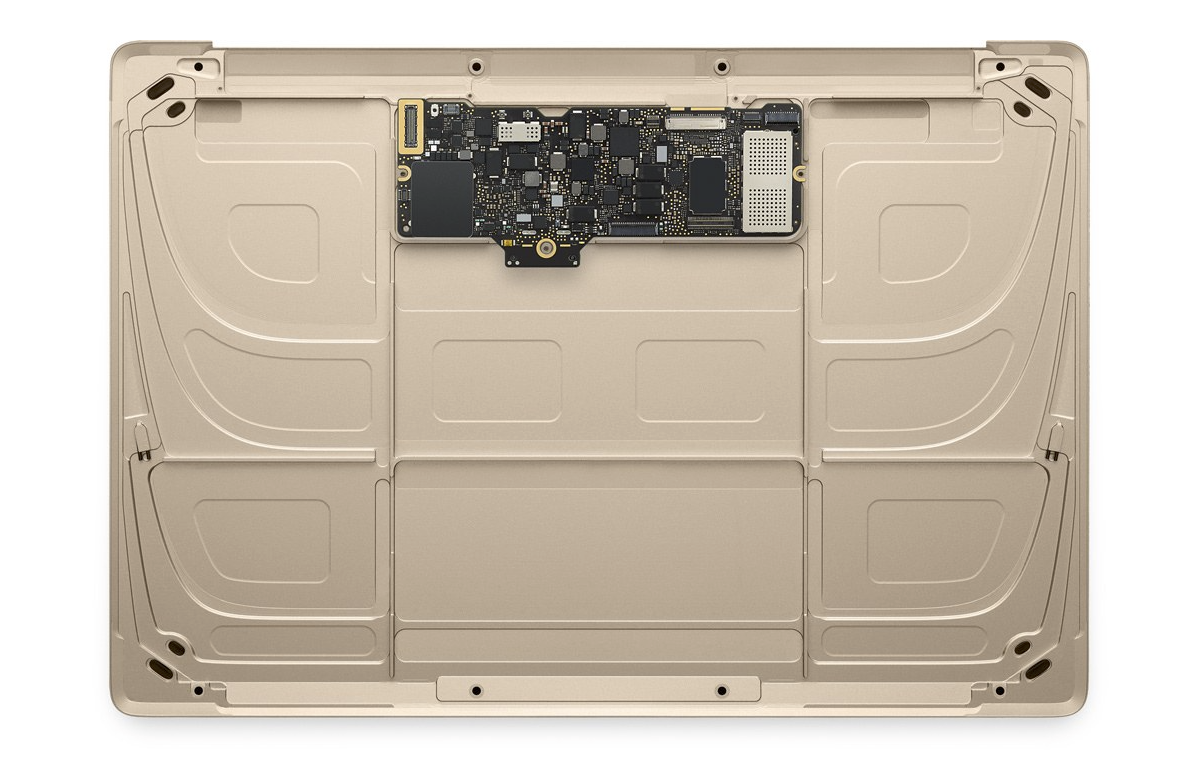 Une fois la batterie et le mécanisme du Trackpad retirés, il ne reste que la carte mère contenant CPU, RAM, SSD, carte WIFI...