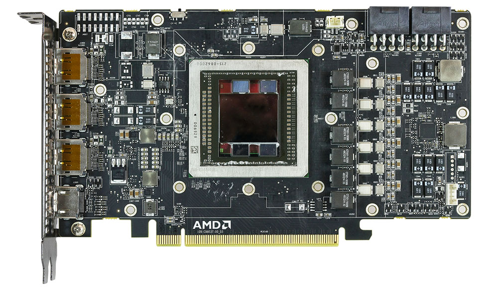 Le PCB de la nouvelle AMD R9 Fury X ne possède pas de puce mémoire, cette dernière étant intégrée directement dans le GPU.