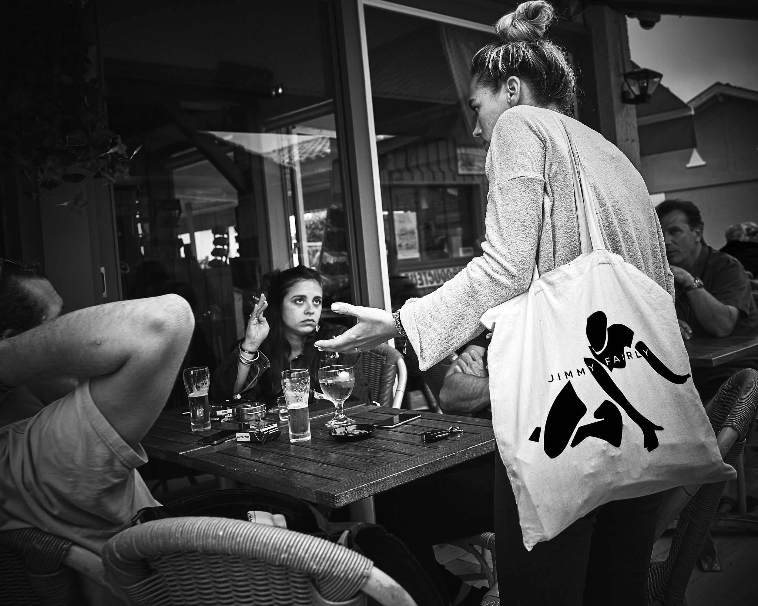 Quand je regarde avec une profonde admiration l’oeuvre de Larry Towell, je me sens quelque peu ridicule de proposer une de mes photos en fin d’article…