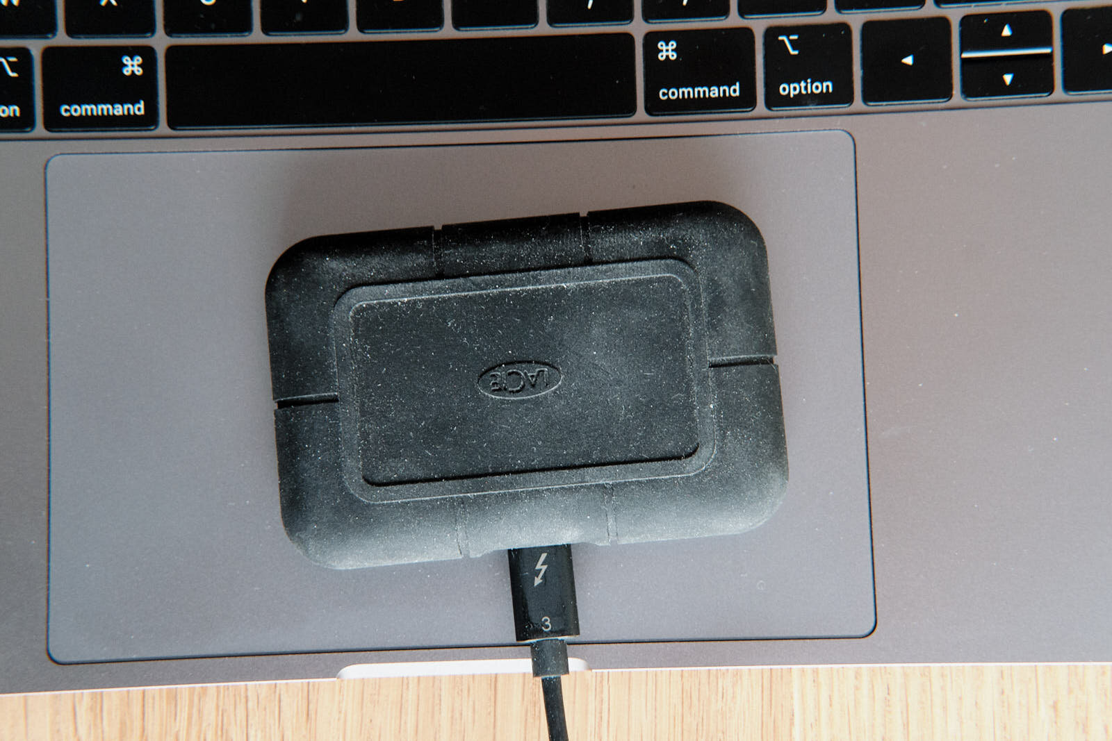 Disque dur portatif USB-C Rugged de LaCie - 2 To - Apple (CA)
