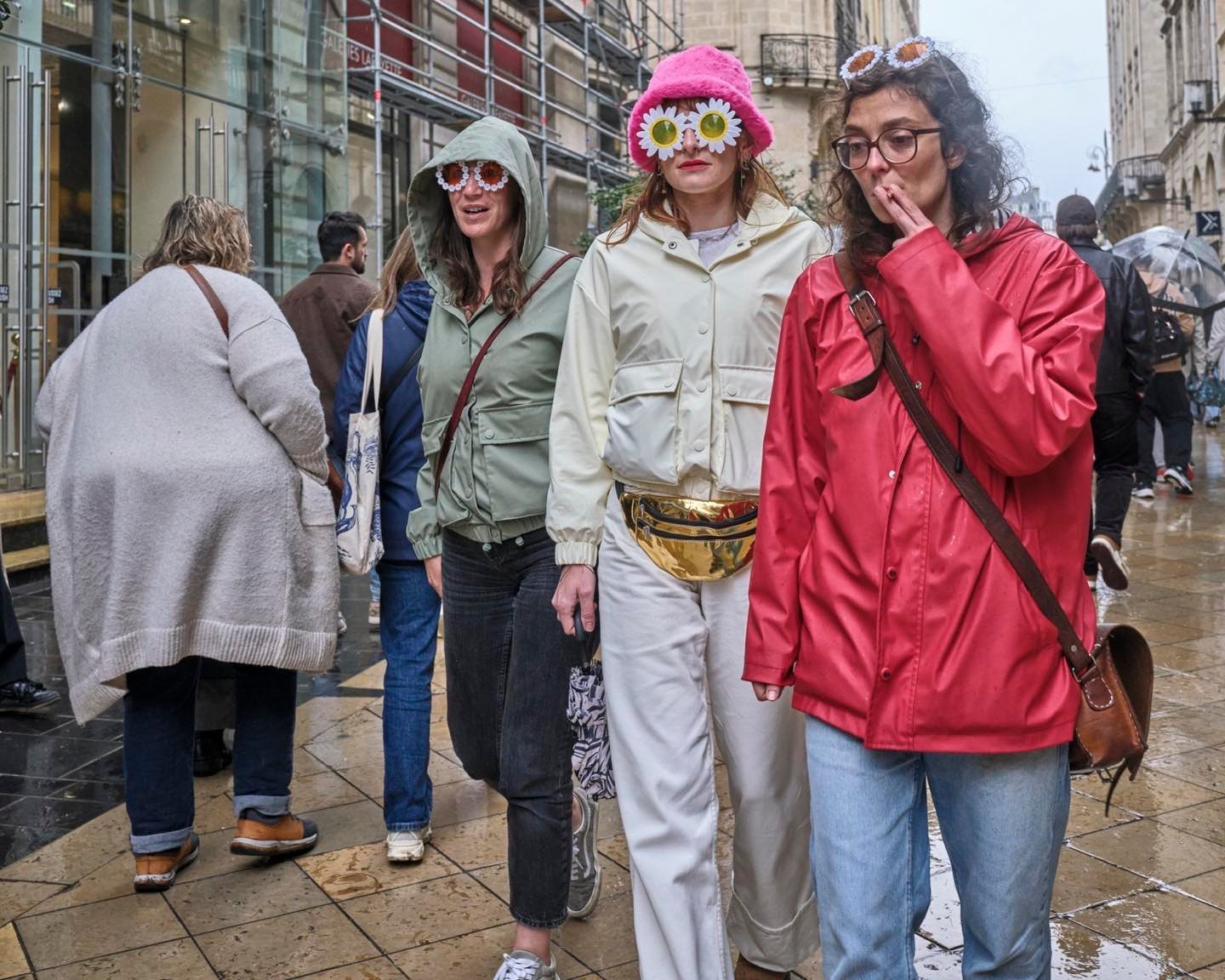 Bordeaux, Rue Sainte-Catherine - Fujifilm GFX 100RF
#fujifilmfrance #Fujifilm #GFX100RF #streetphotography

Capteur moyen format &eacute;quip&eacute; d&rsquo;une optique fixe de 35&nbsp;mm (&eacute;quivalent &agrave; un objectif de 28&nbsp;mm pour un