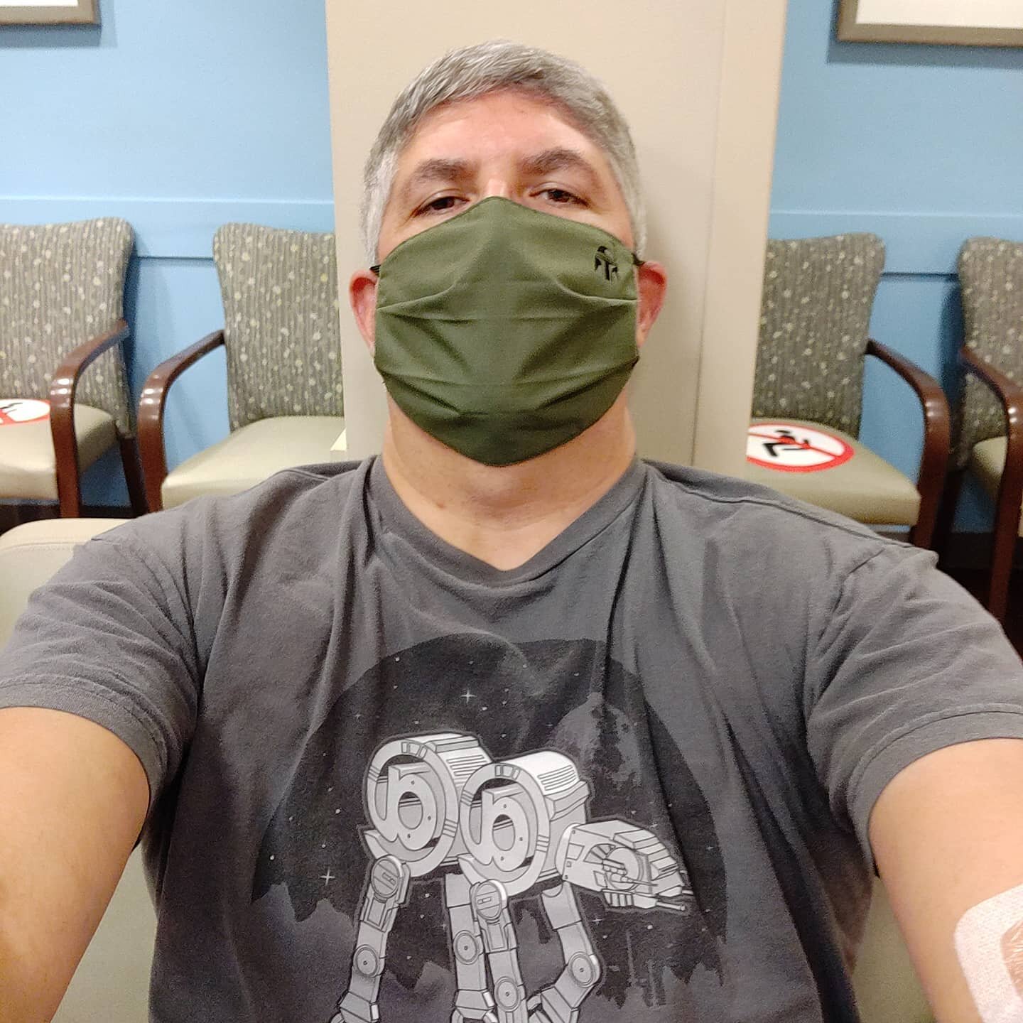 Wearing the OG Star Wars Shirt! One 90-minute MRI coming up! 

#cancerstrong #starwars