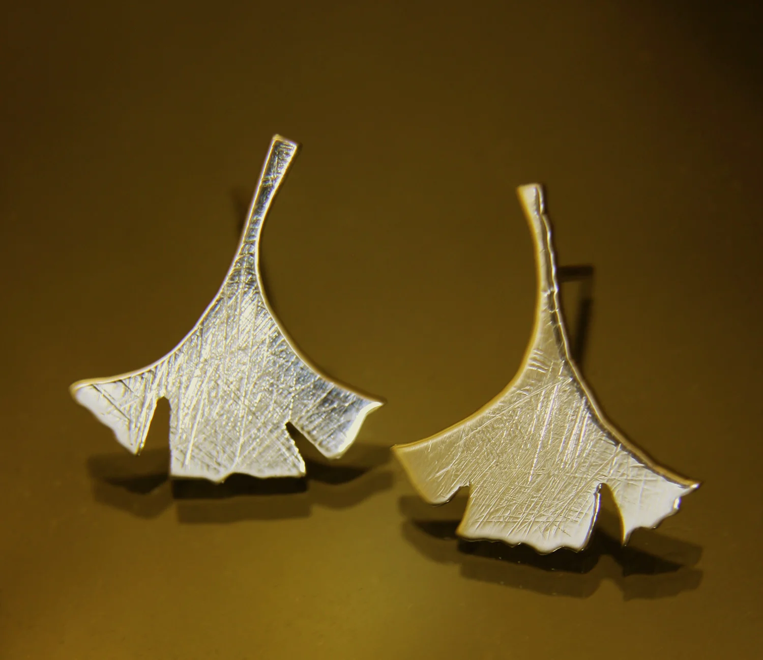 ArtMetalsStudio-DowntownRacine-GinkoLeakEarrings-photo.jpg