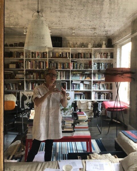 Loving this photo from Cameron of our home.
.
.
#homeiswheretheheartis #homelife. #antiquemirror #bookshelves #with #pilesofbooks #homedesign #gezelig