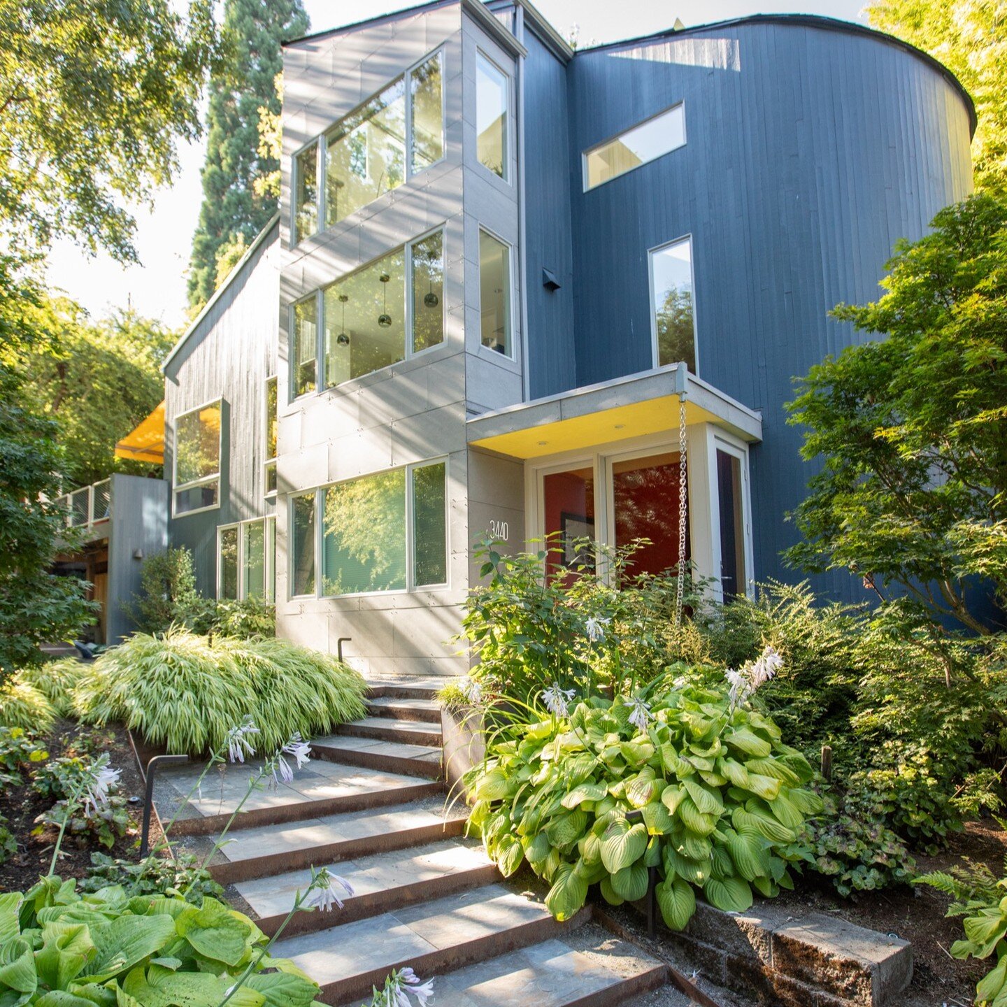 Leschi Residence on what felt like the hottest day of the summer. Phase 2 Landscaping completed and had by that time filled-in nicely. We are sure our kind and patient clients @non_obj and @aguaviva_candeias are happy we're finally out of their hair 