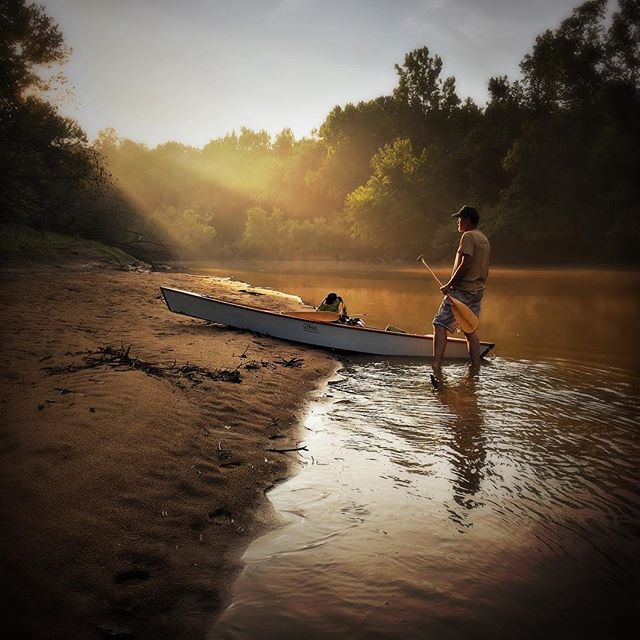 About to set up camp on solo odyssey in a wooden pirogue down the Neuse River. A remote section that spreads into a mysterious swampy quagmire known as the “Let’Lones”. Thought to be filled with venomous snakes and plants, quicksand, and bottomless ponds, folks were advised simply to stay away, leave it alone, hence, the name Let’Lones. In reality it is the largest contiguous piece of undeveloped land in this part of the state. As such, it is exceptional wildlife habitat for neotropical birds, fox squirrel, black bear, coyote, bobcat, and other rarities. #drawntowater #neuseriver
