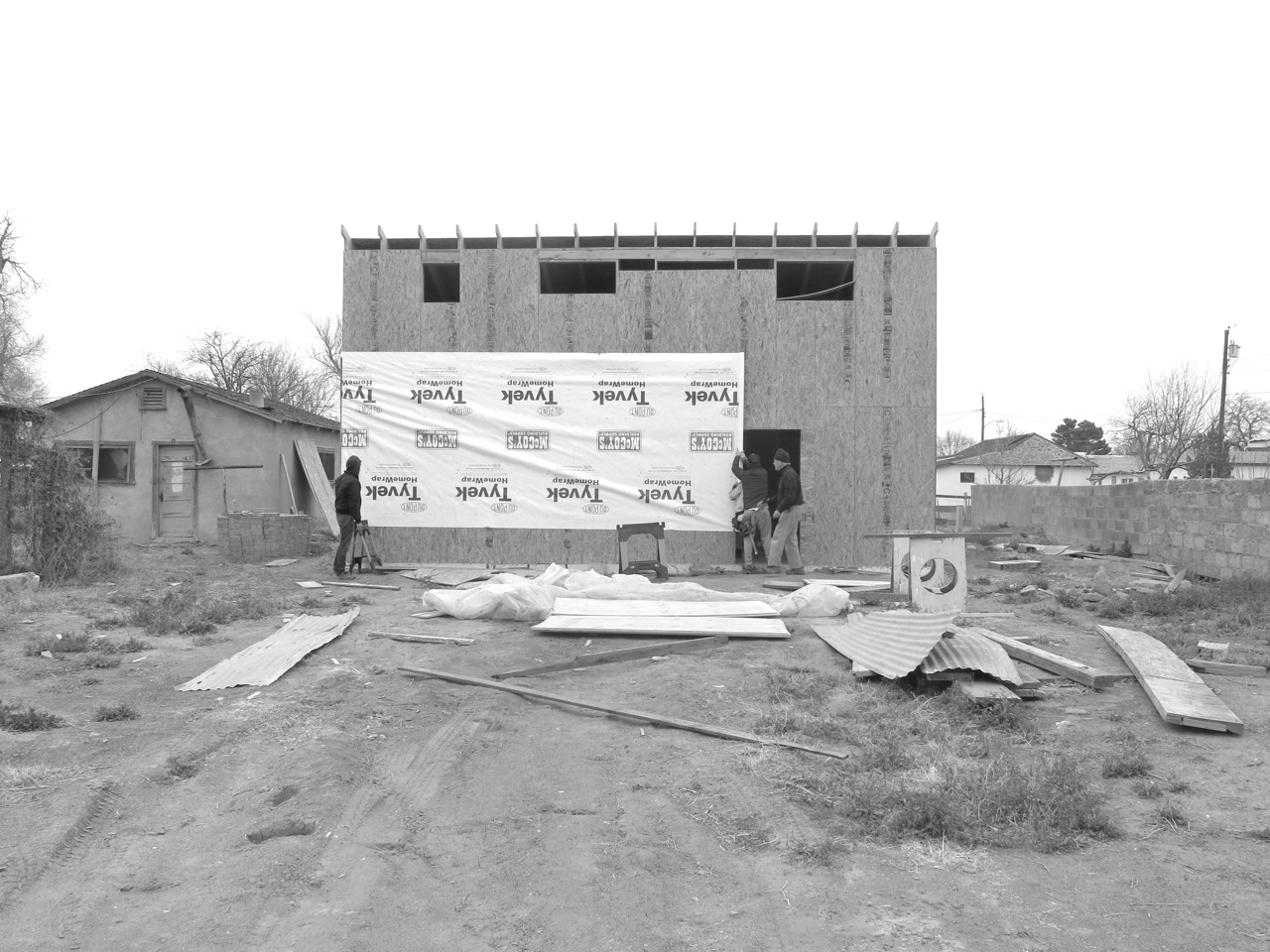 13 January 2015: Tyveking our house Roofing felt and weatherproofing.
