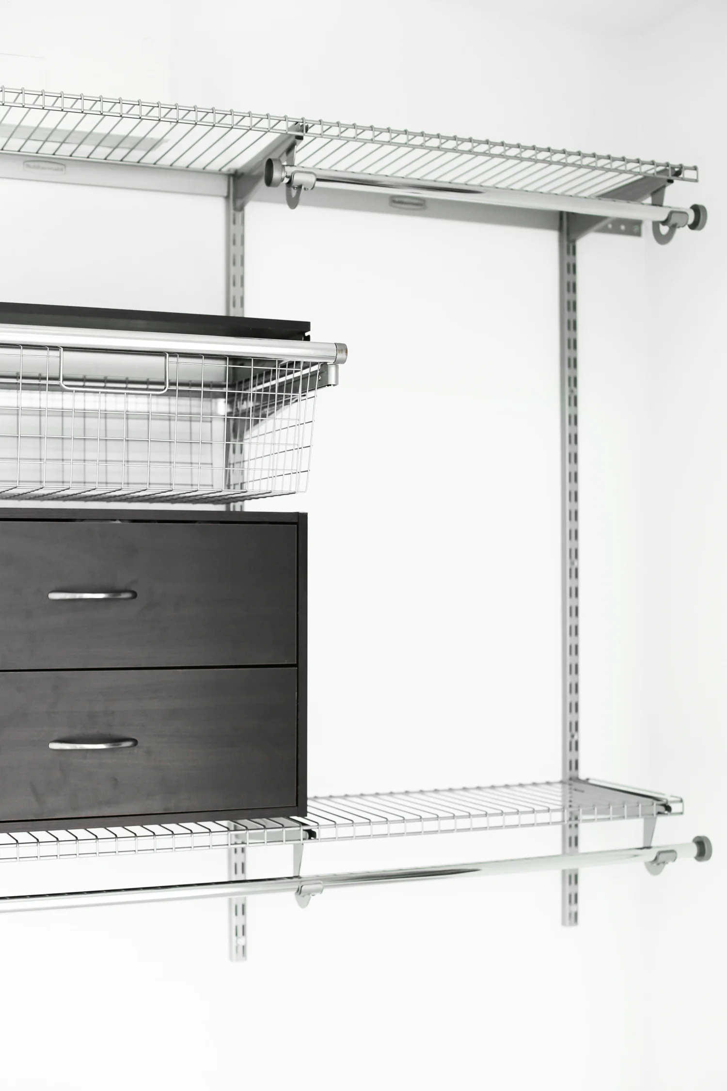 closet makeover with rubbermaid homefree closet kit