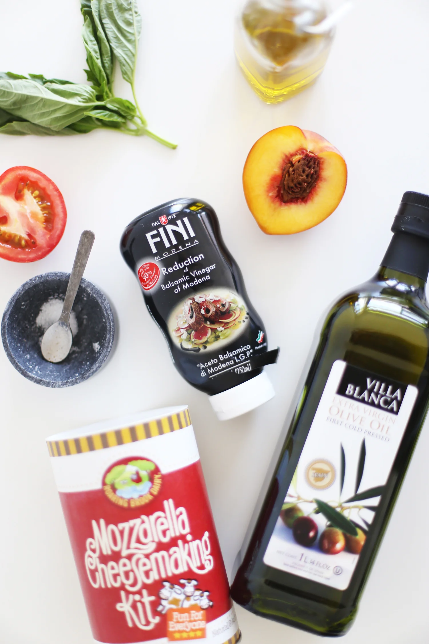 peach caprese salad ingredients