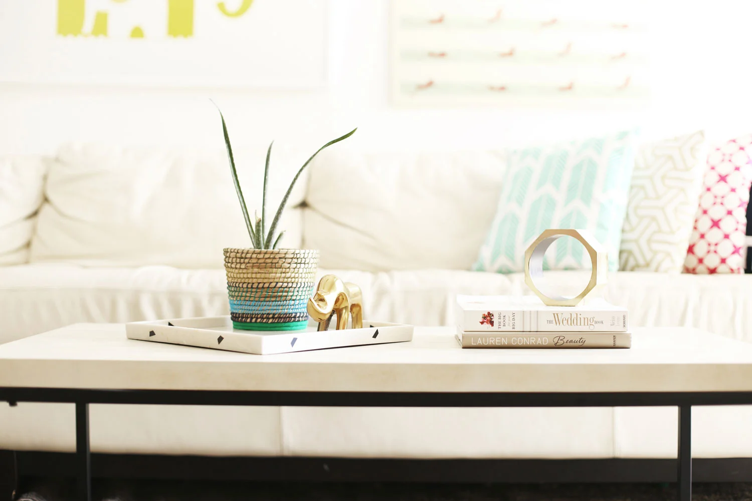 ideas for decorating a coffee table